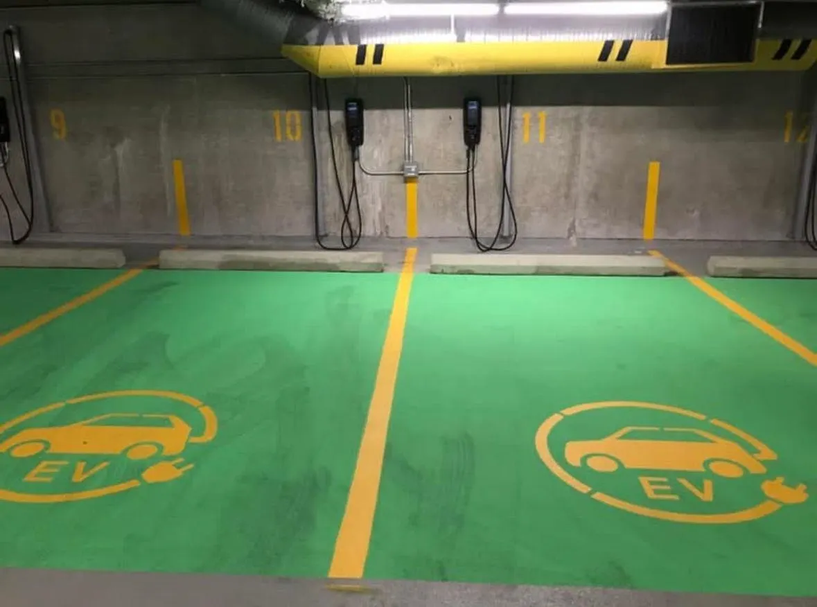 201 1367 Alberni Street