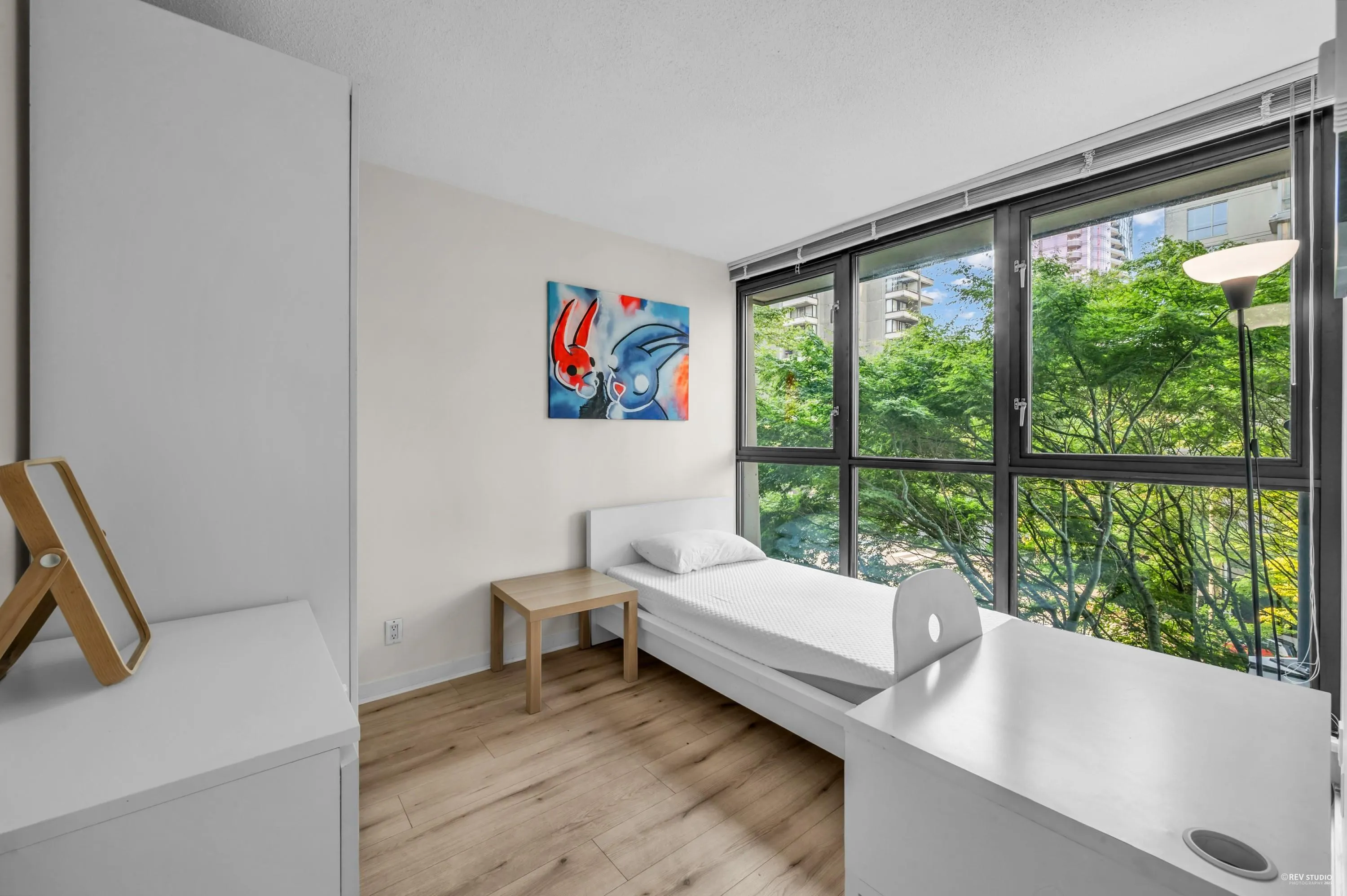 201 1367 Alberni Street