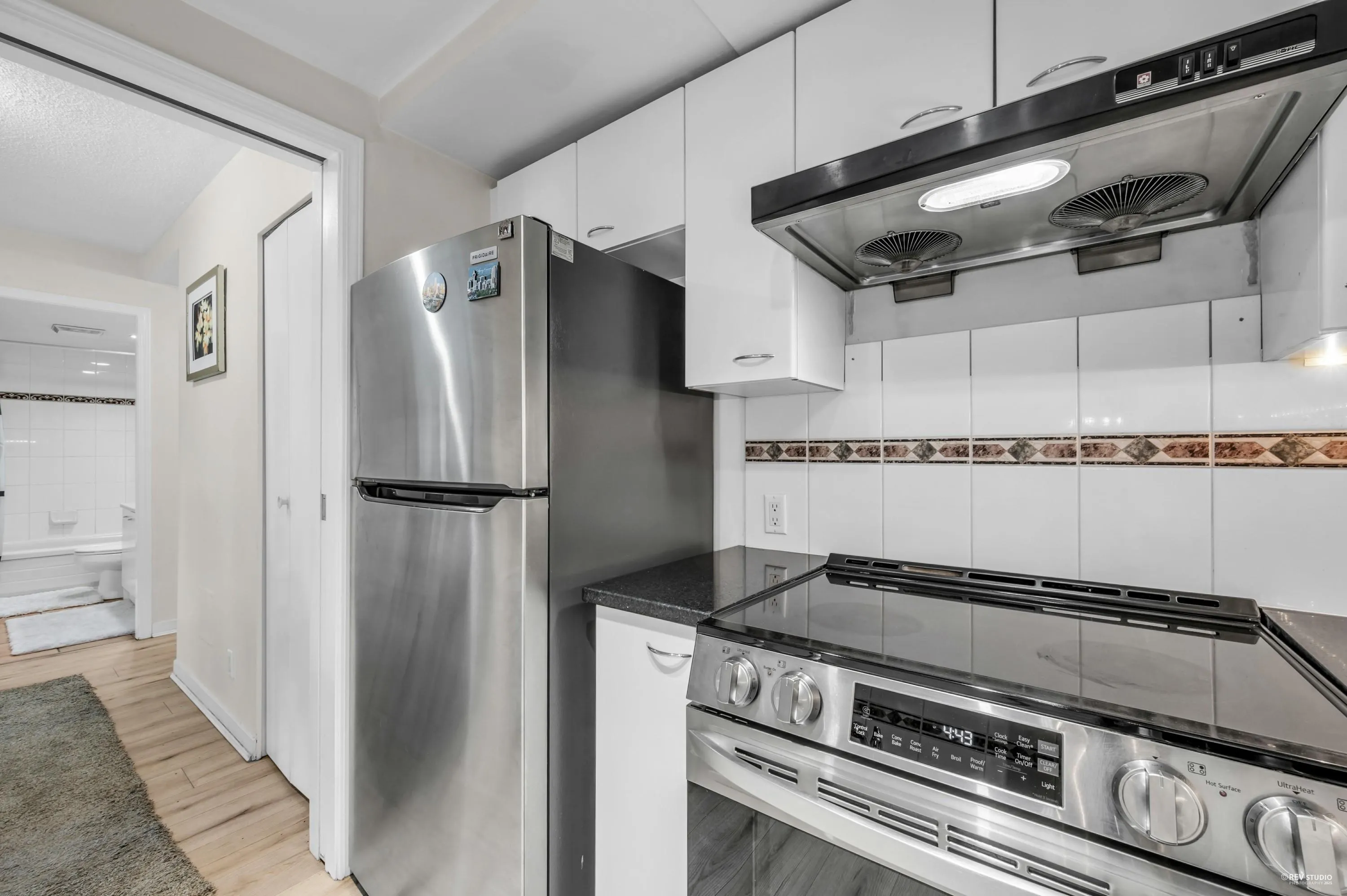 201 1367 Alberni Street