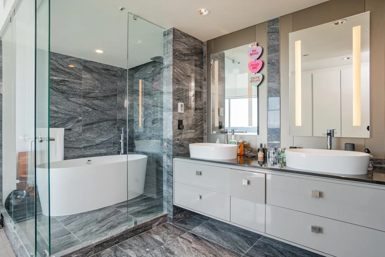 3502 1151 W Georgia Street