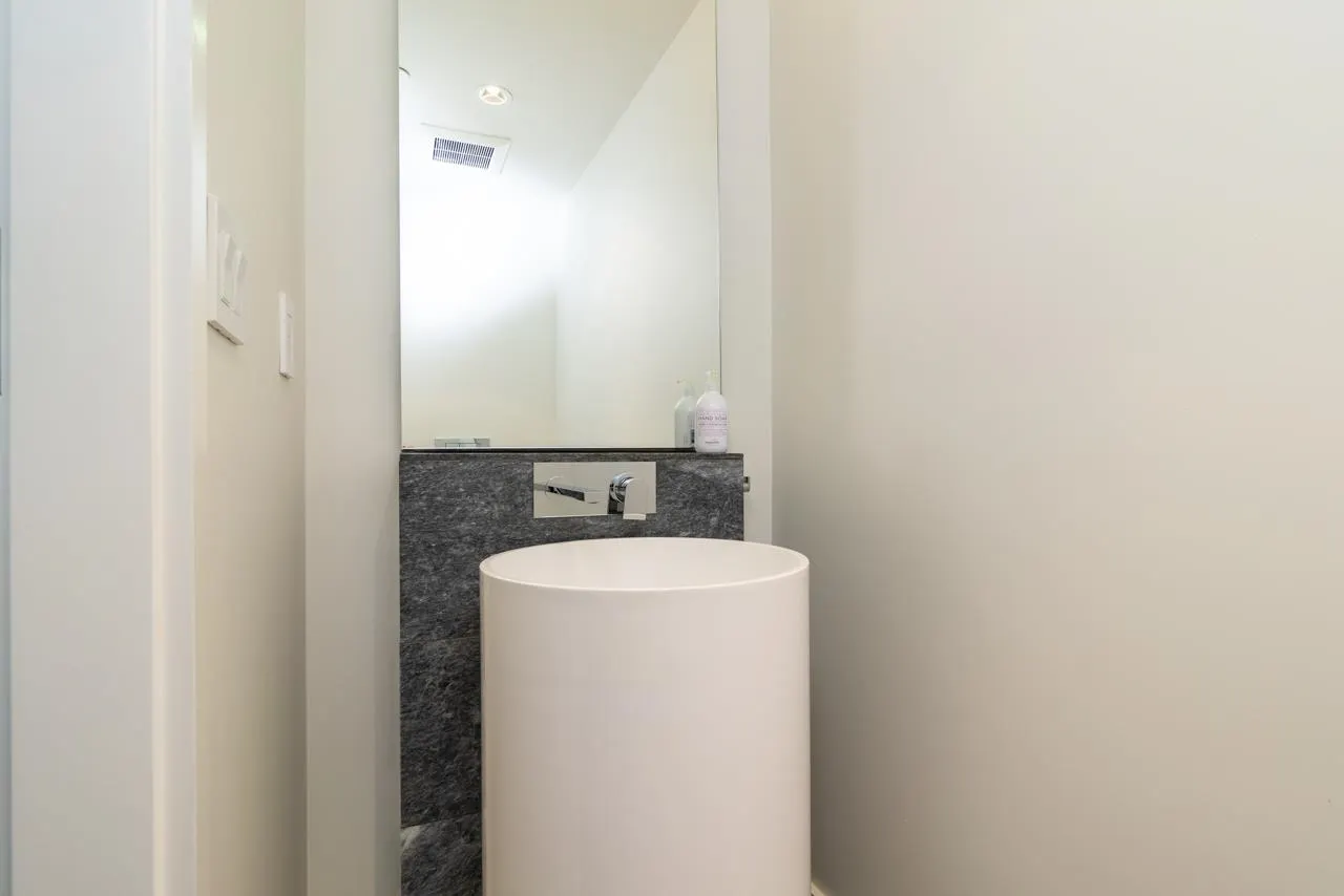 3502 1151 W Georgia Street