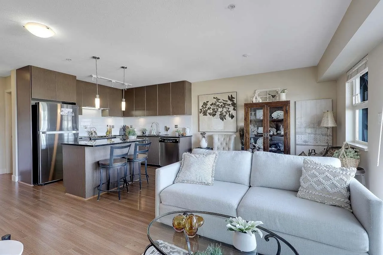 409 15745 Croydon Drive