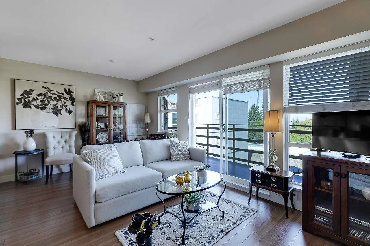 409 15745 Croydon Drive