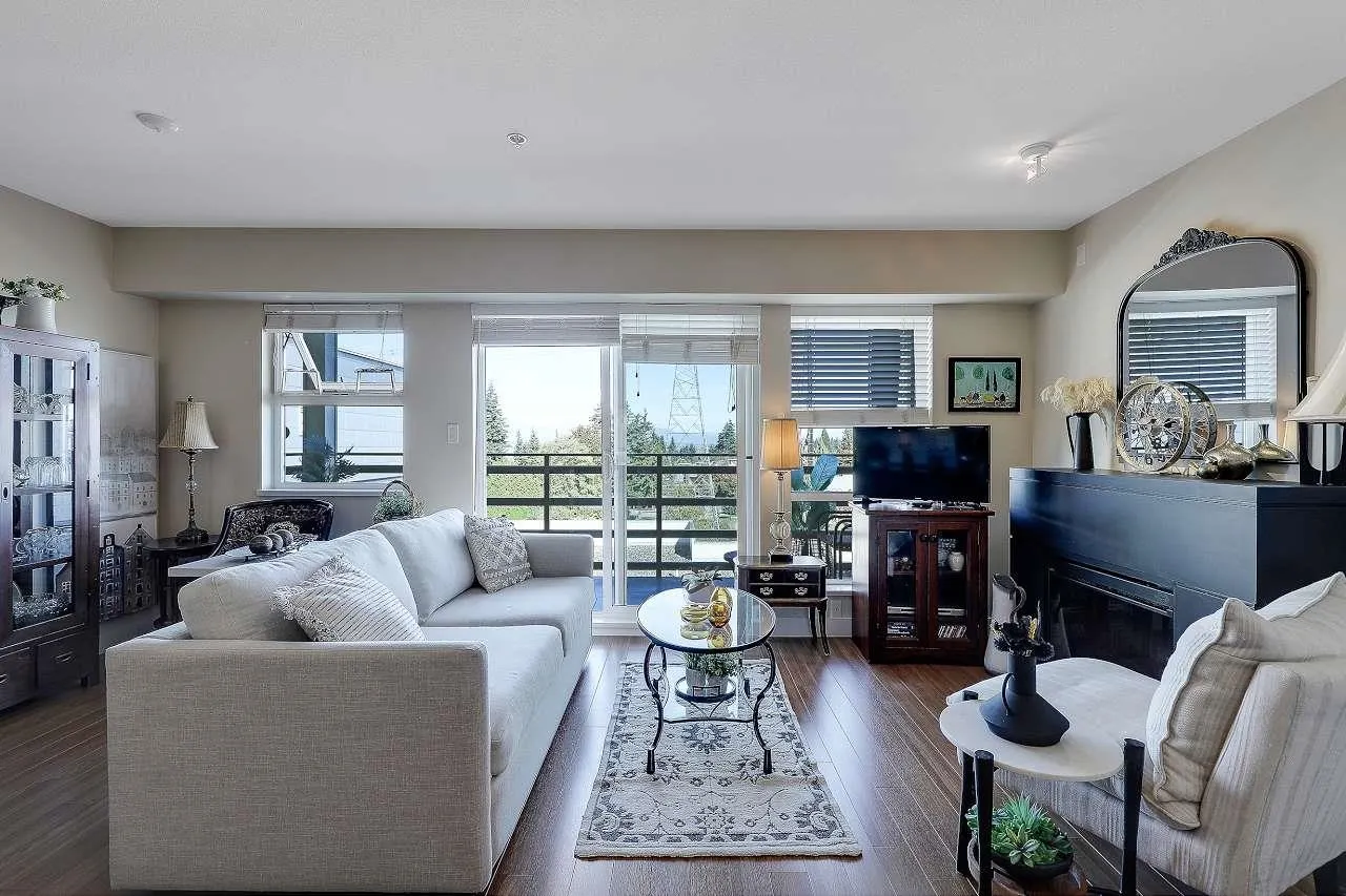 409 15745 Croydon Drive