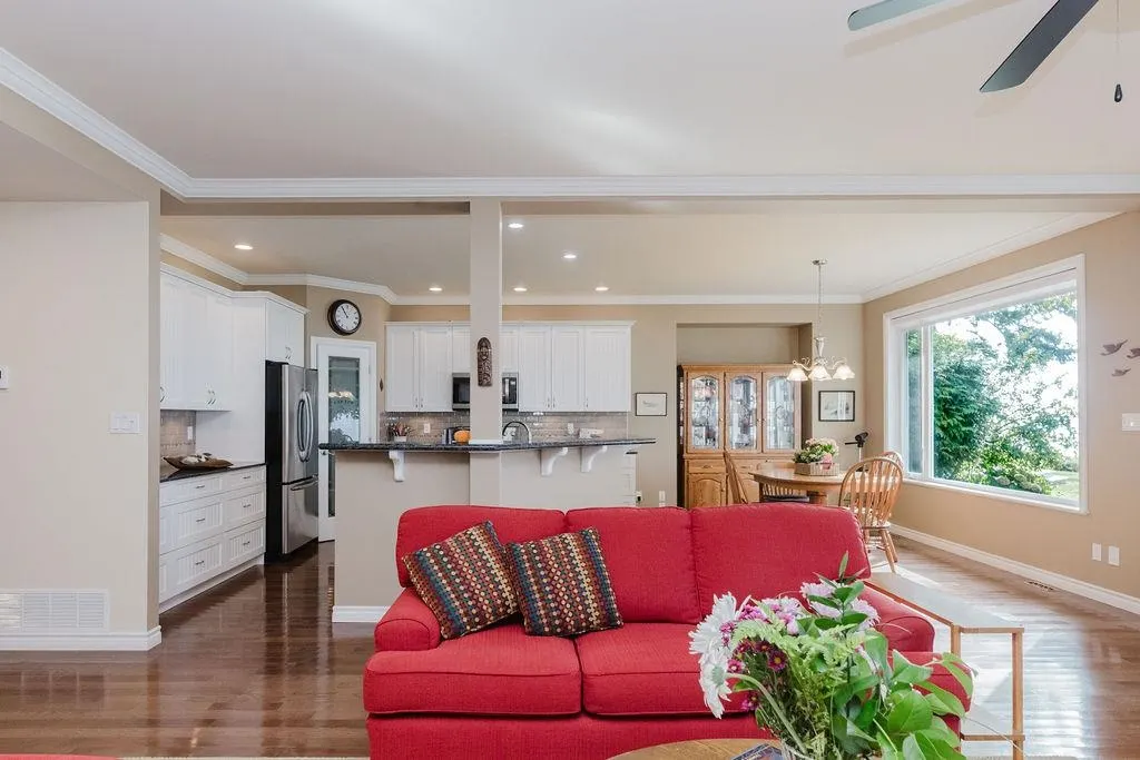 1537 Mccullough Road