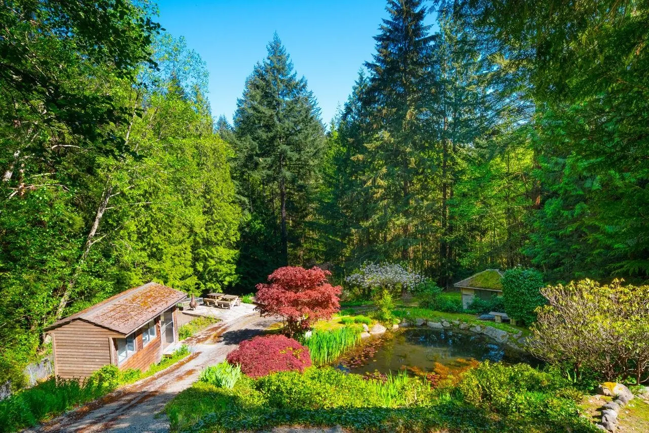 4228 Rockridge Crescent