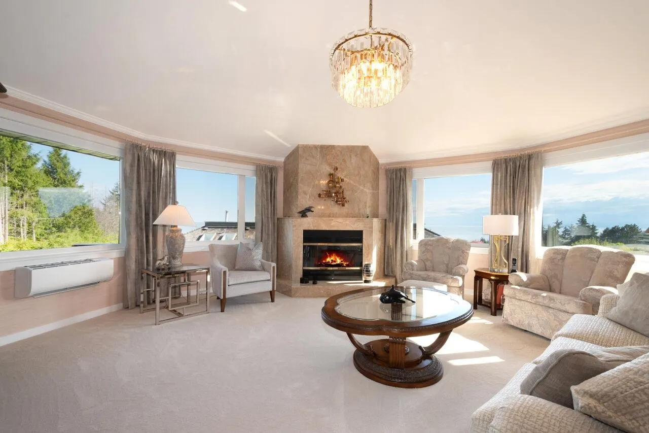 4228 Rockridge Crescent