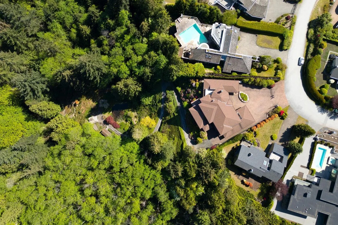 4228 Rockridge Crescent