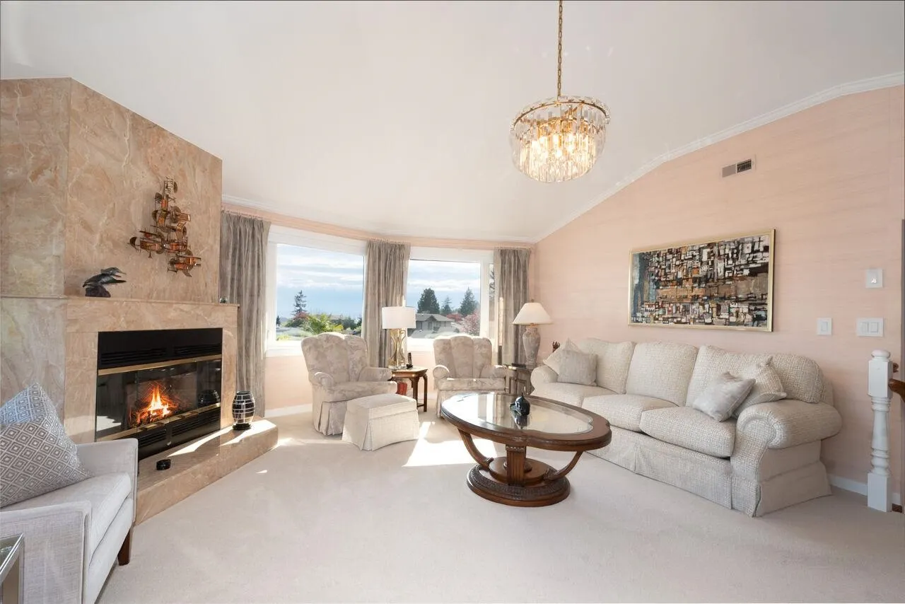 4228 Rockridge Crescent