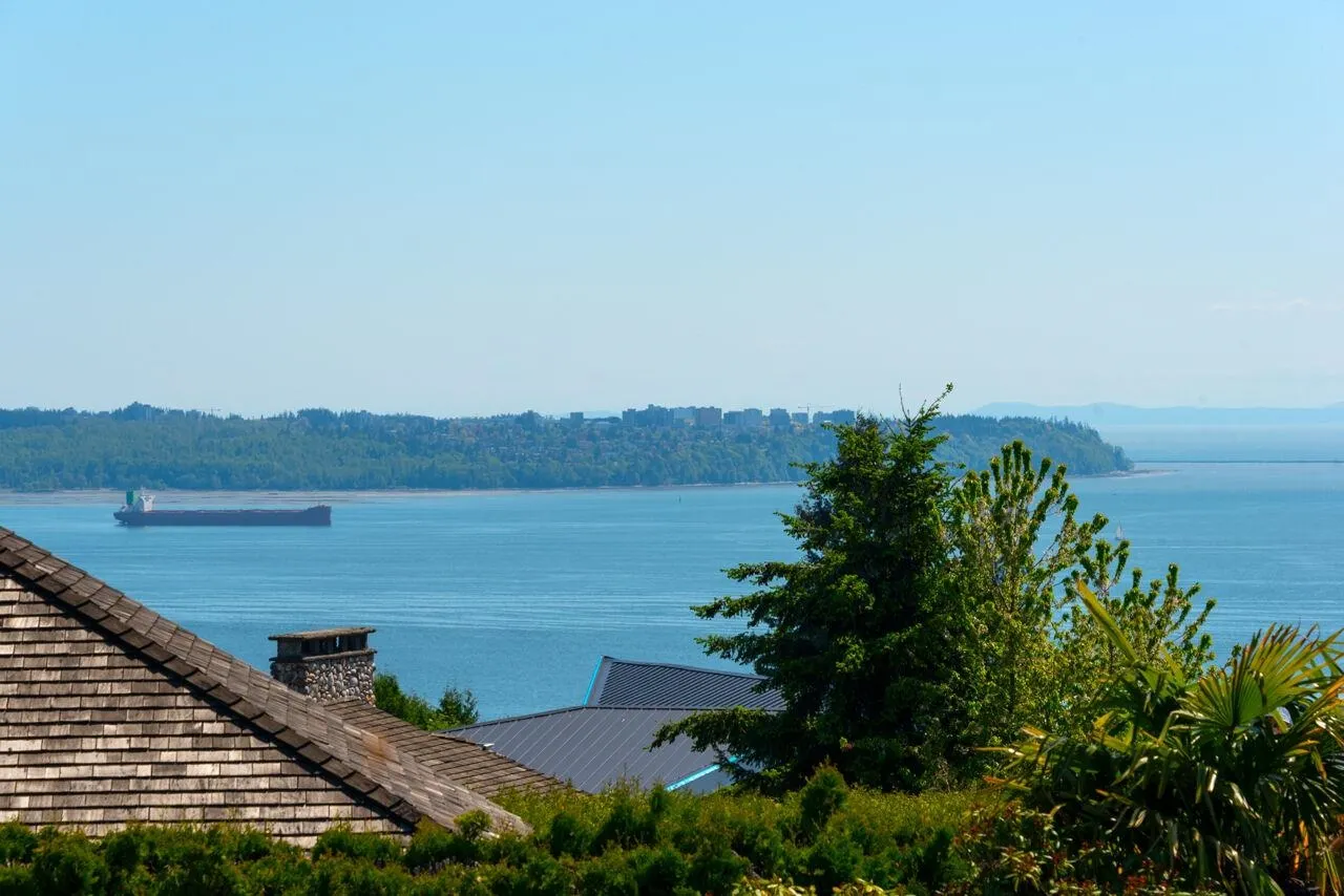 4228 Rockridge Crescent