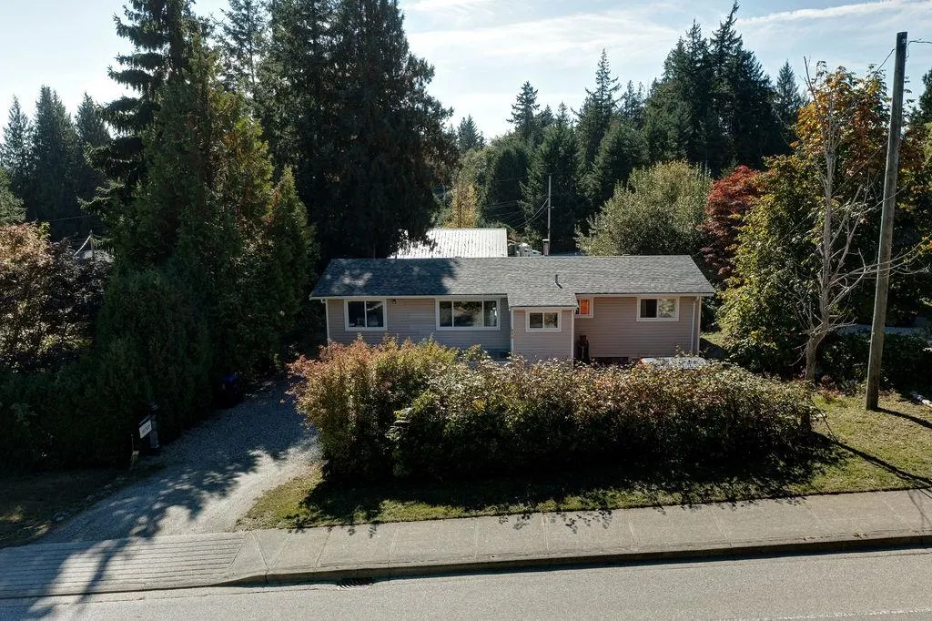 6275 Norwest Bay Road