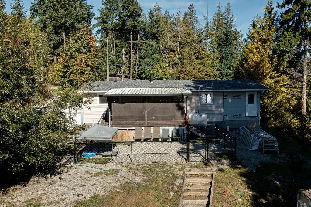 6275 Norwest Bay Road