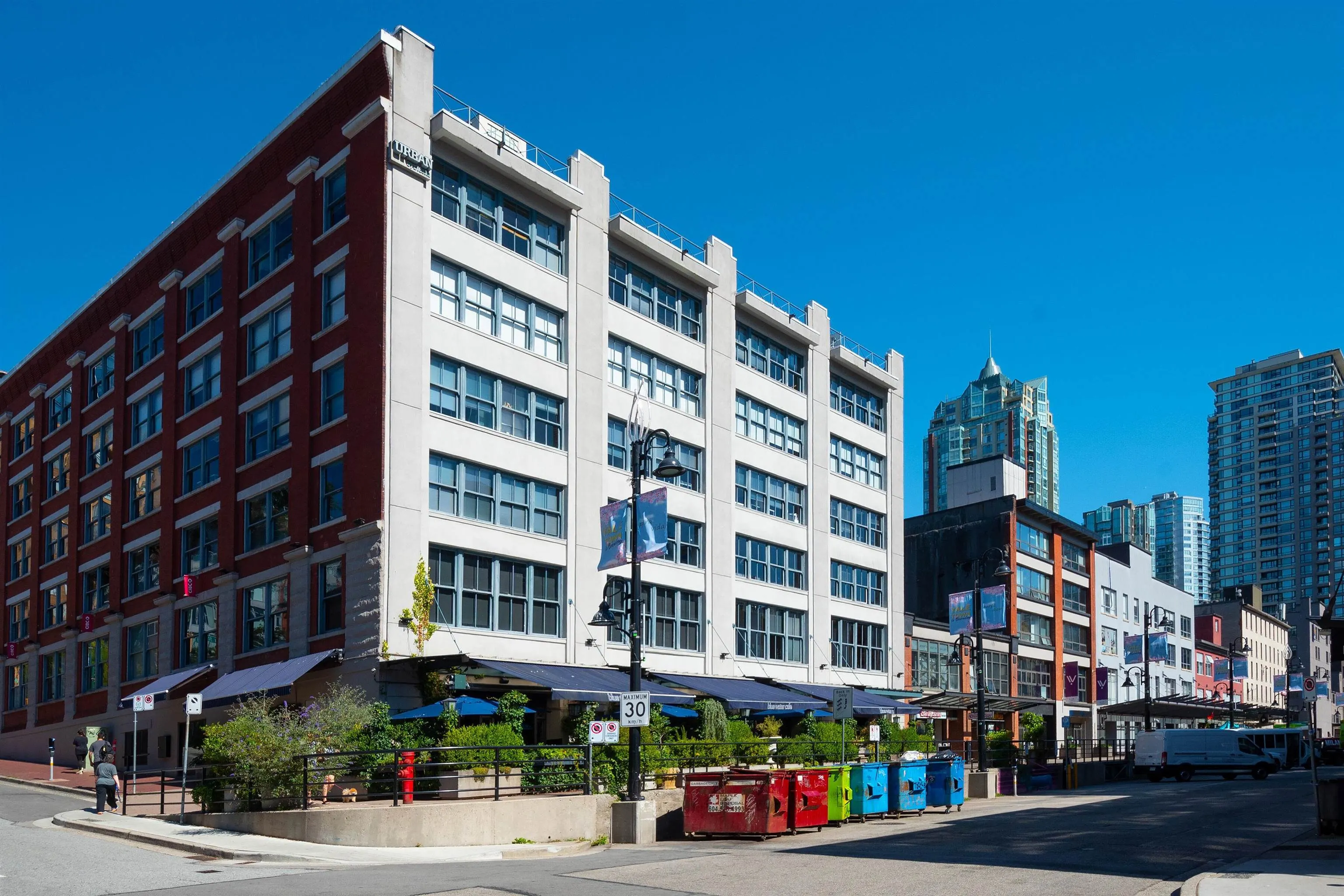 2201 977 Mainland Street