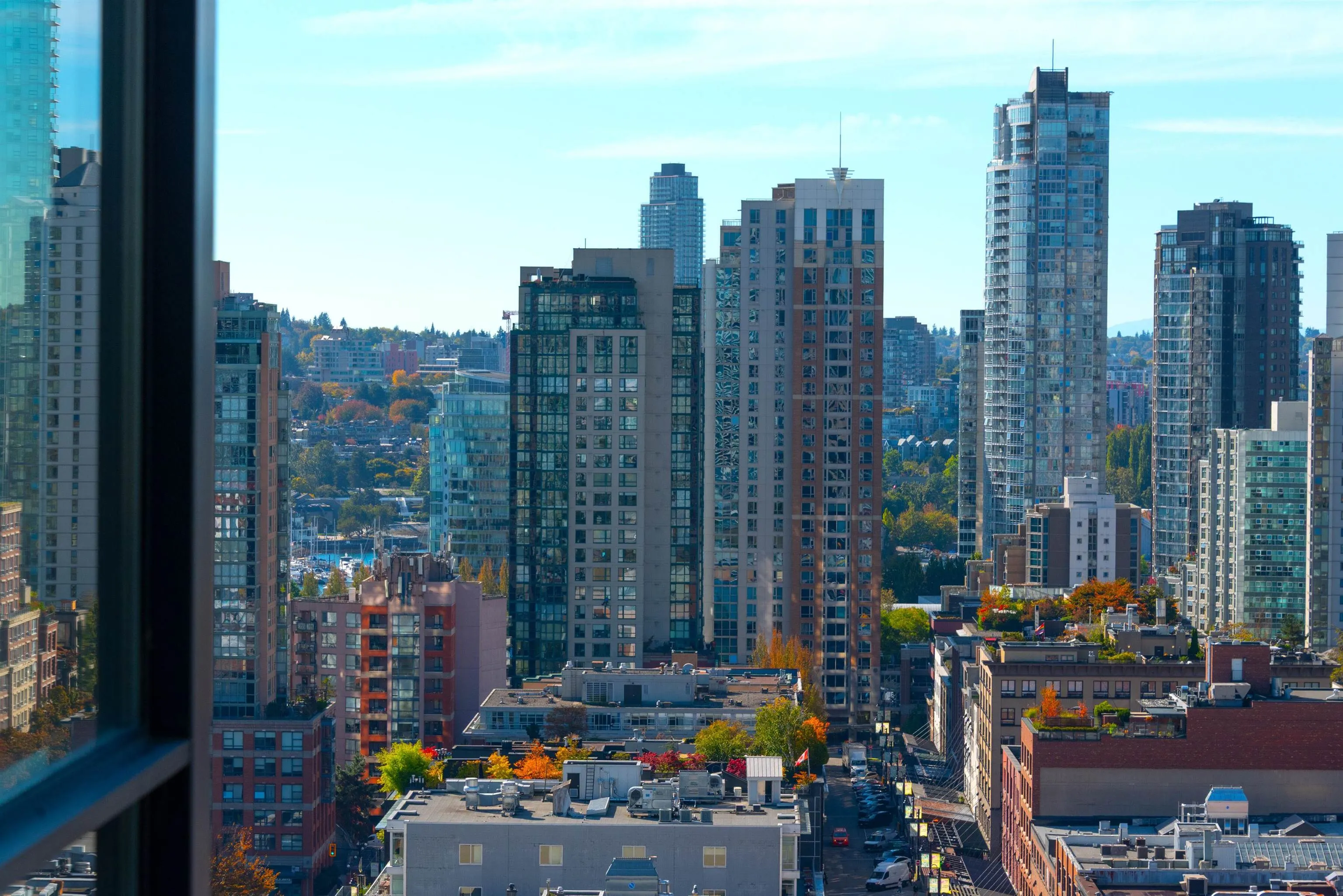 2201 977 Mainland Street