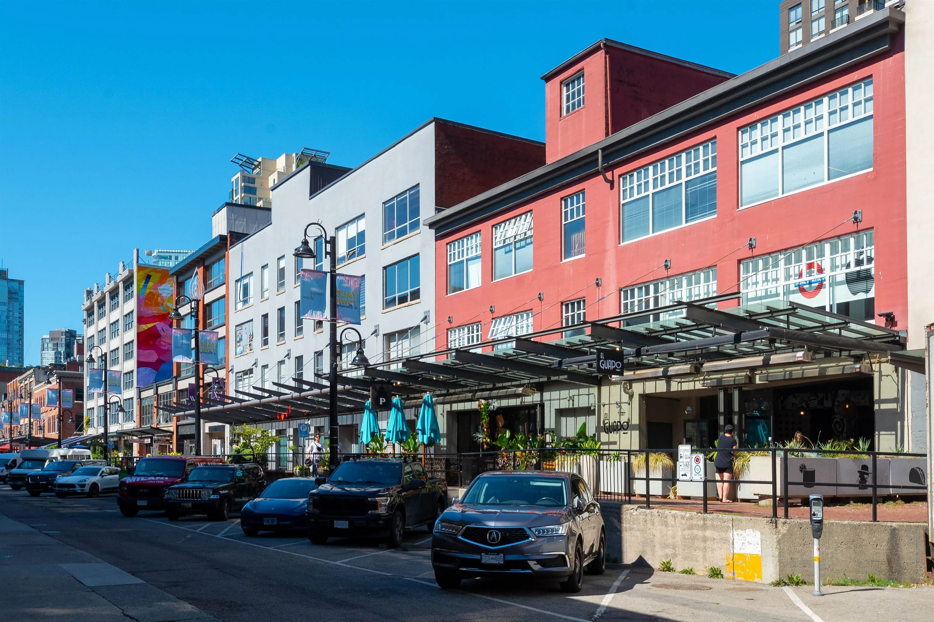 2201 977 Mainland Street