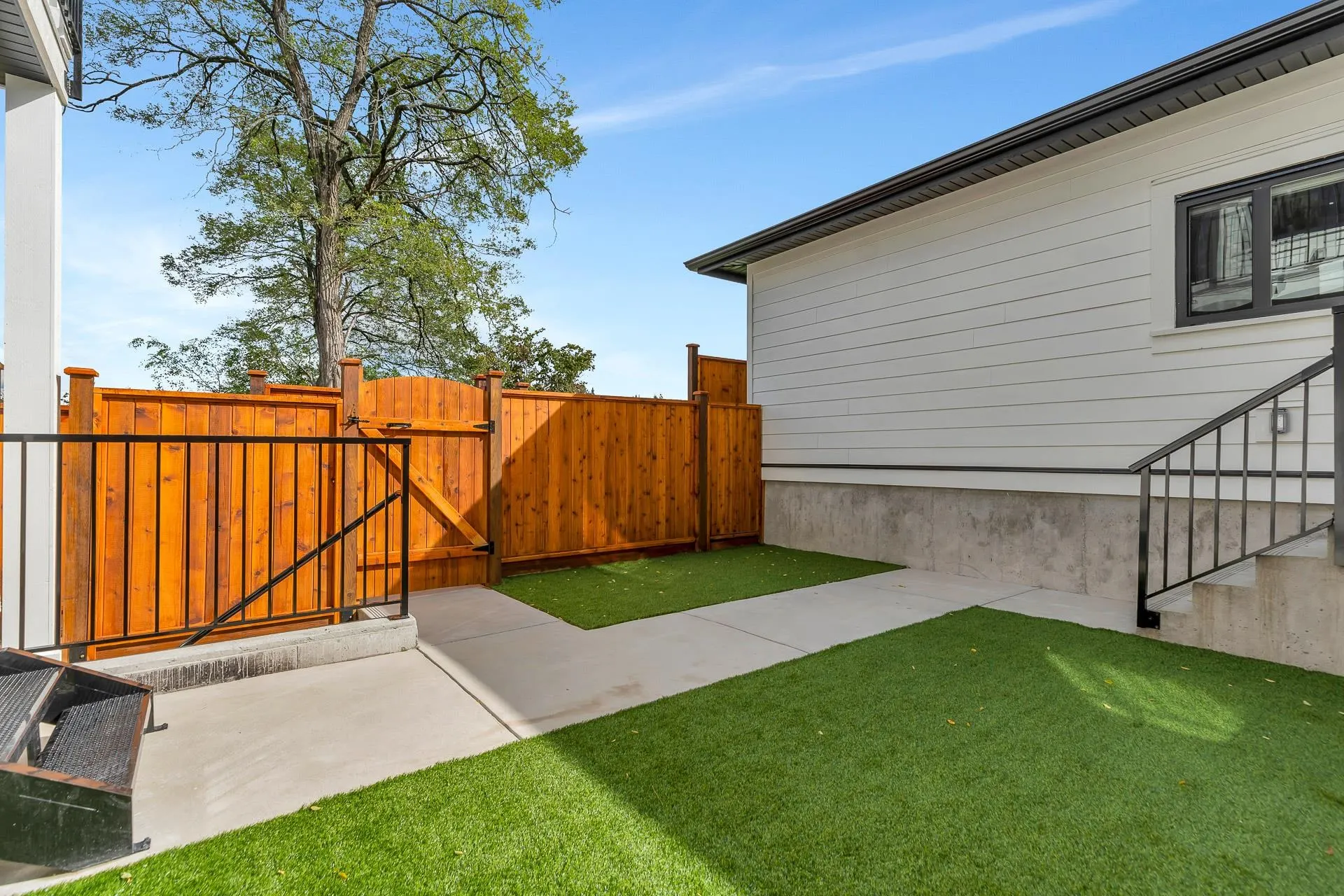 4 7750 Mayfield Street