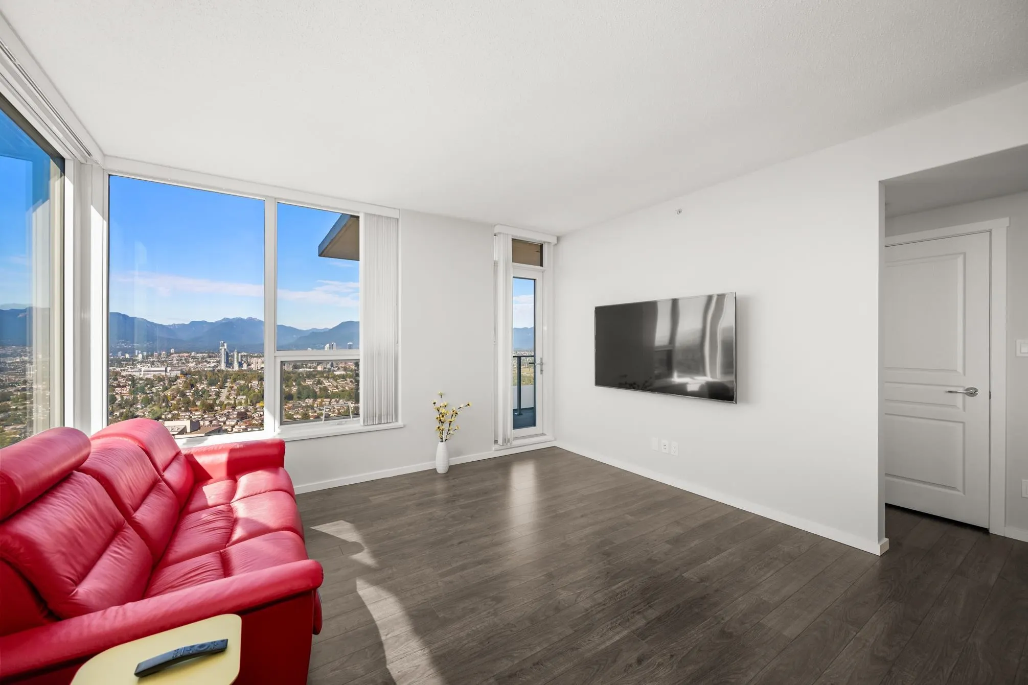 3707 5883 Barker Avenue