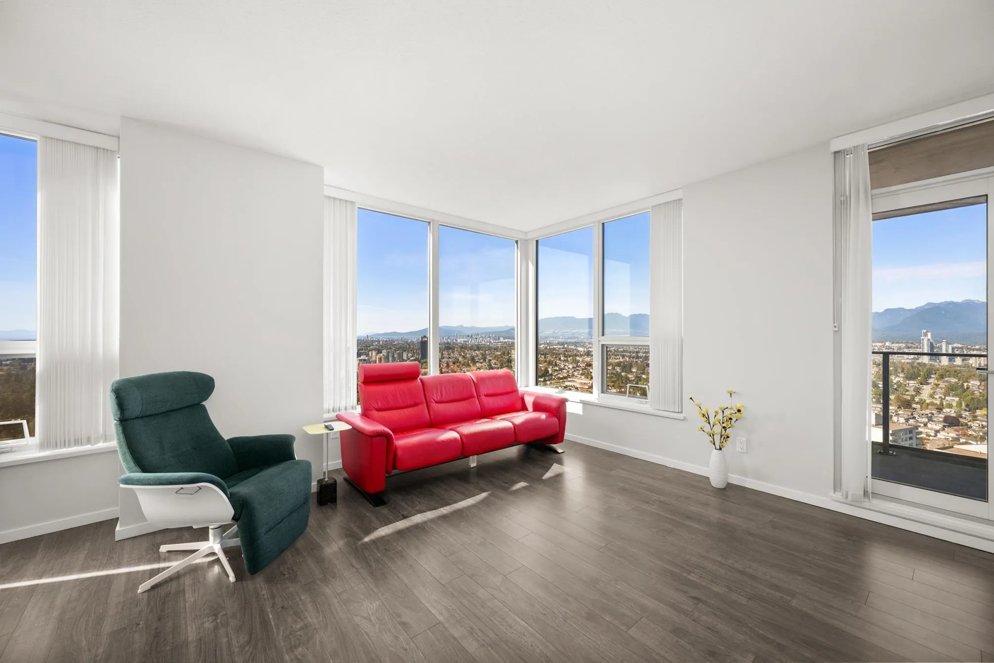 3707 5883 Barker Avenue