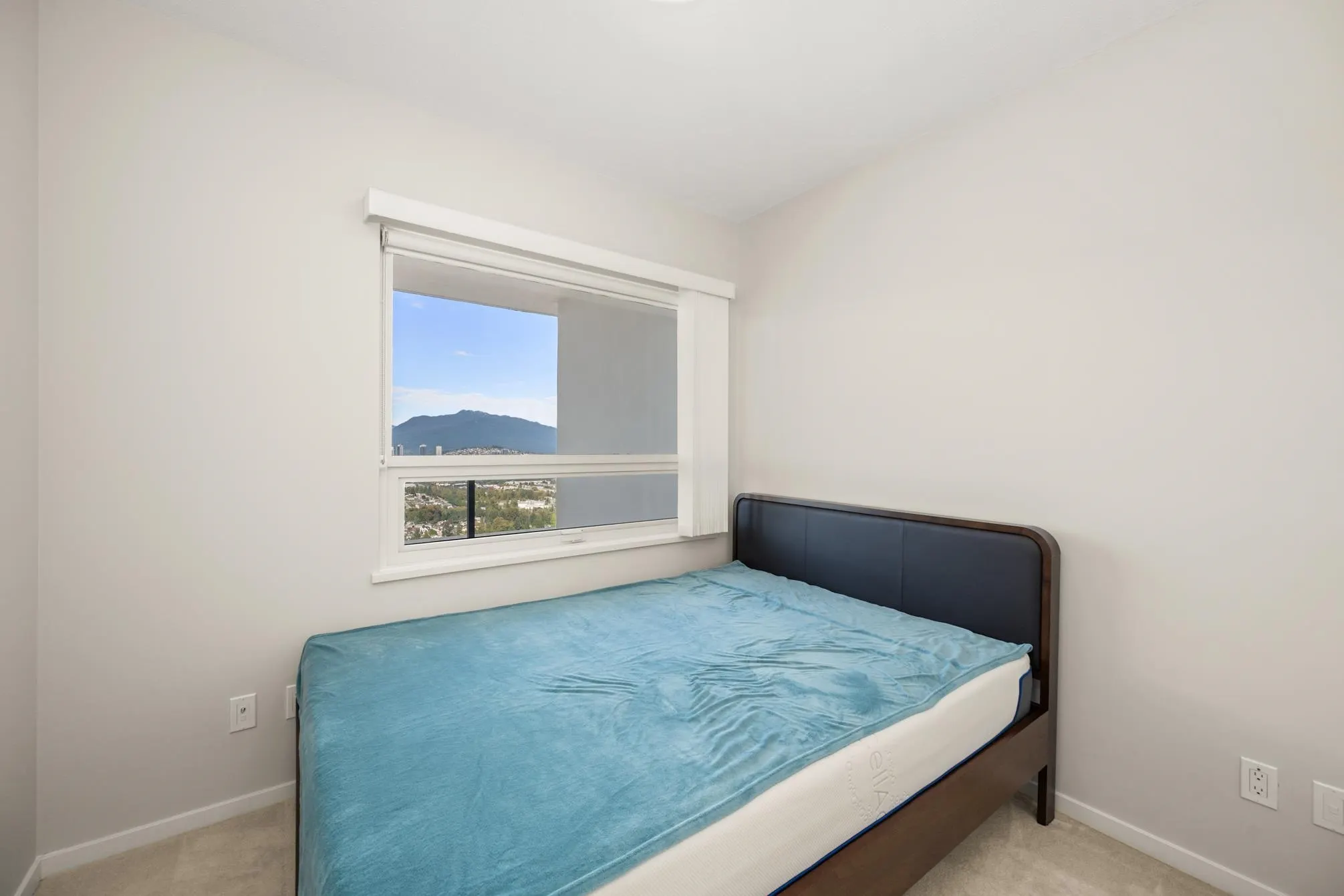 3707 5883 Barker Avenue