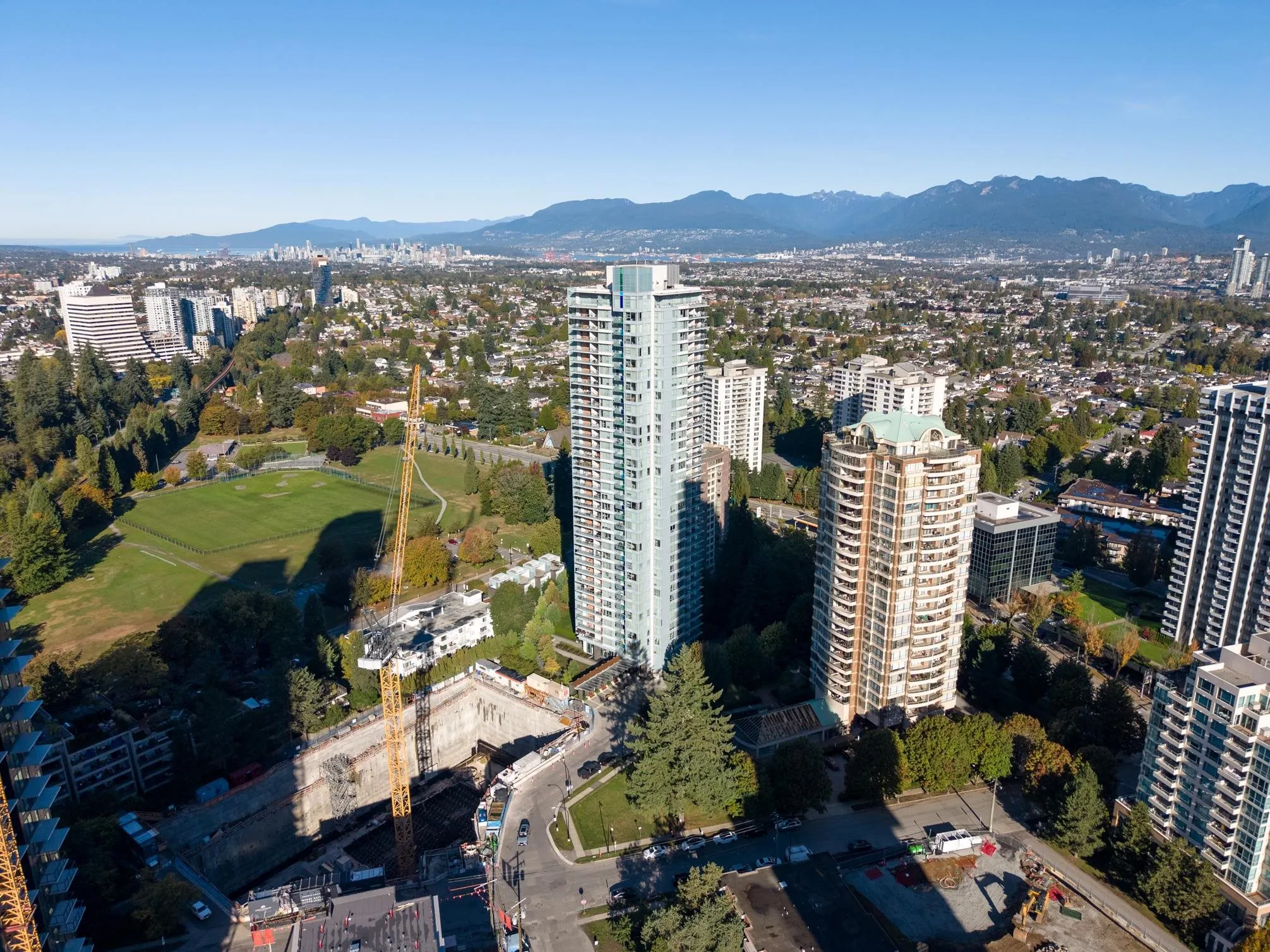 3707 5883 Barker Avenue