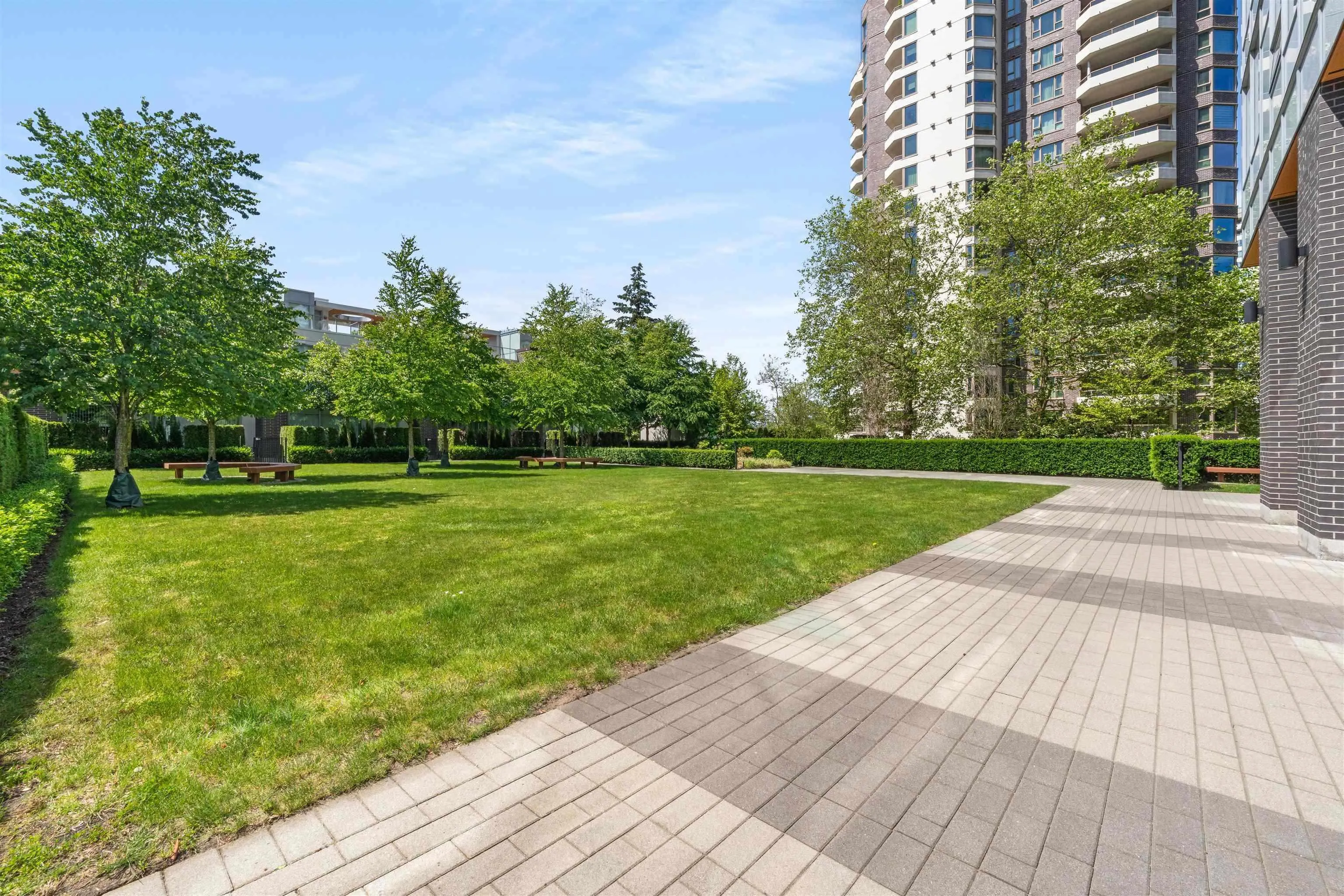 3707 5883 Barker Avenue