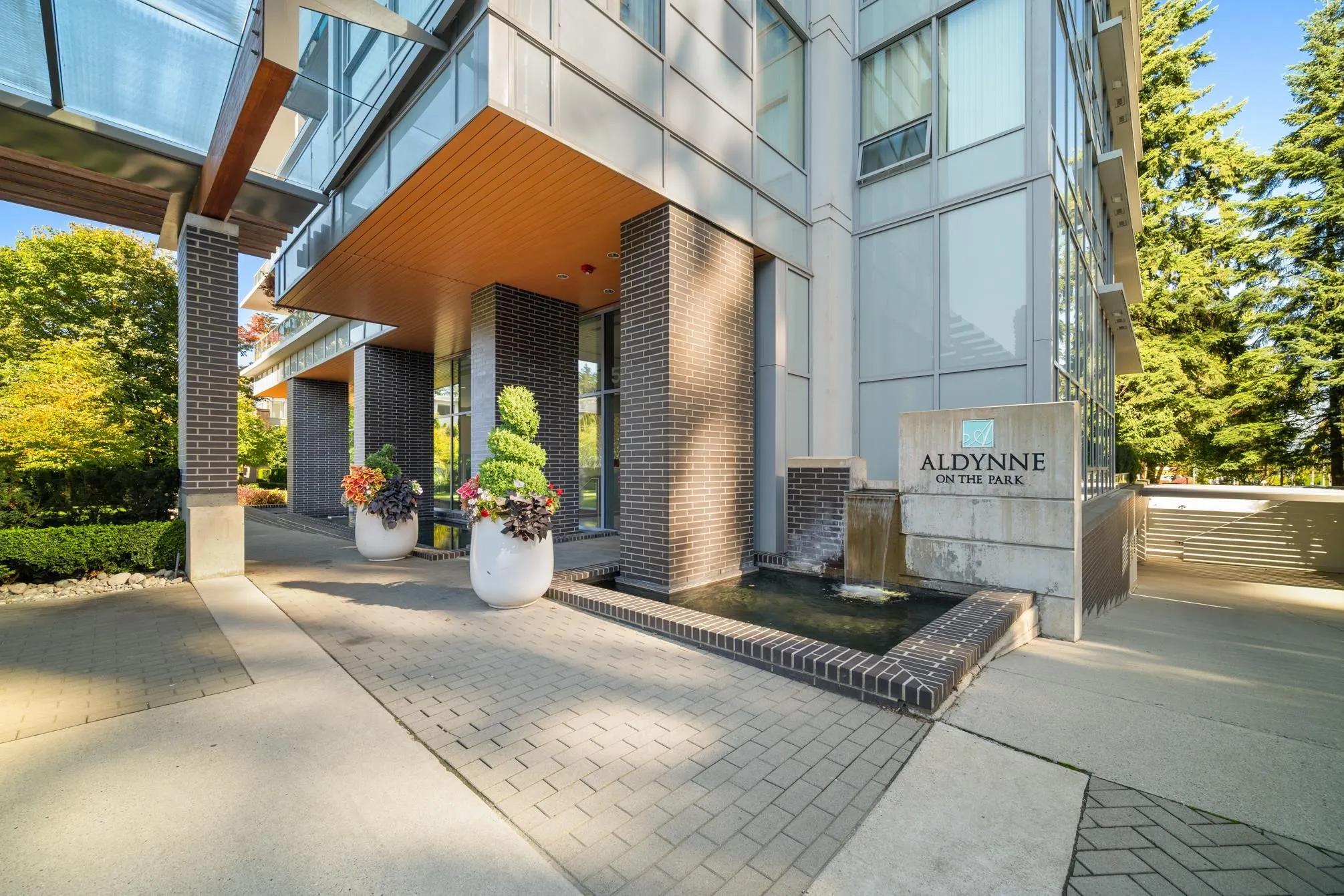 3707 5883 Barker Avenue