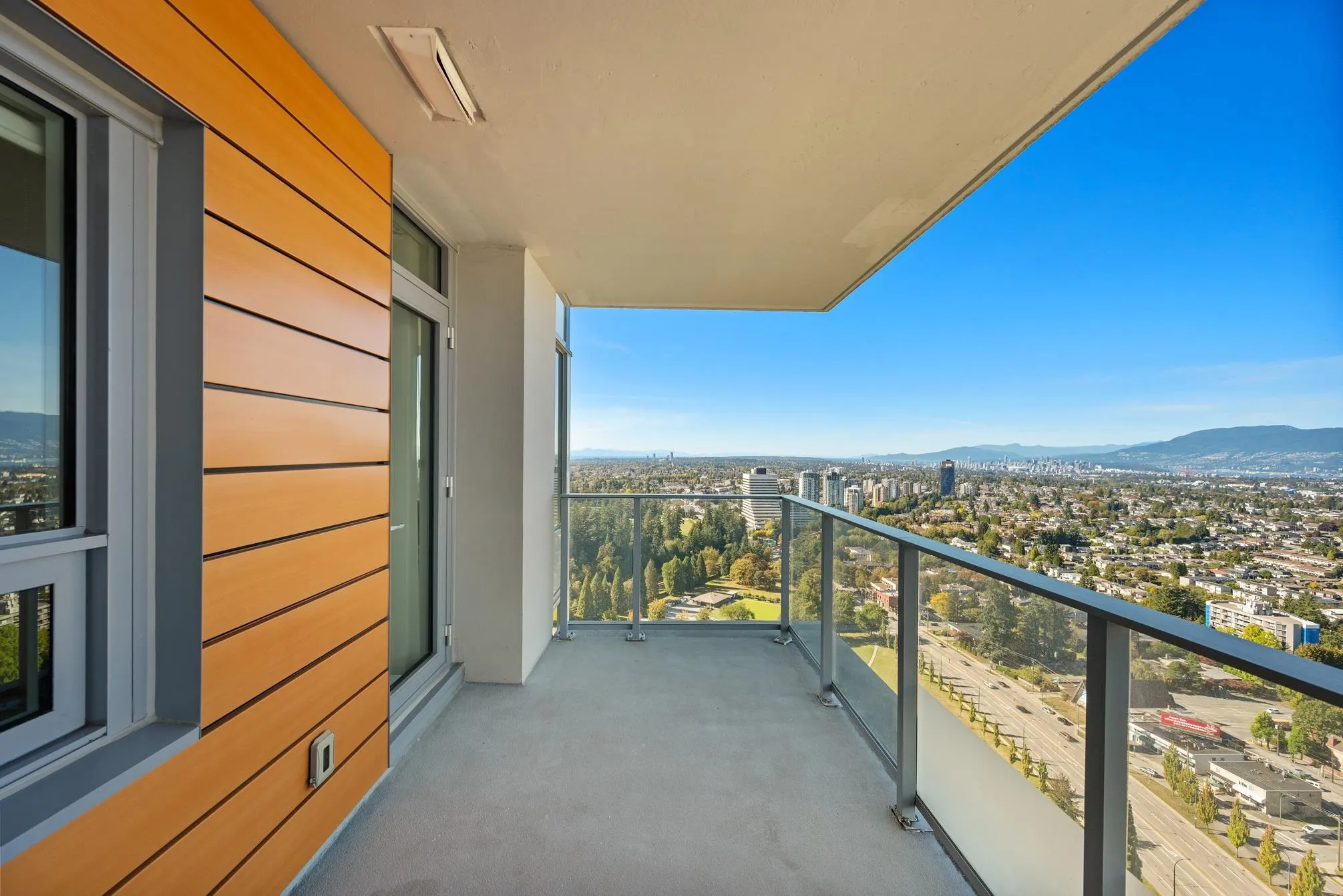 3707 5883 Barker Avenue