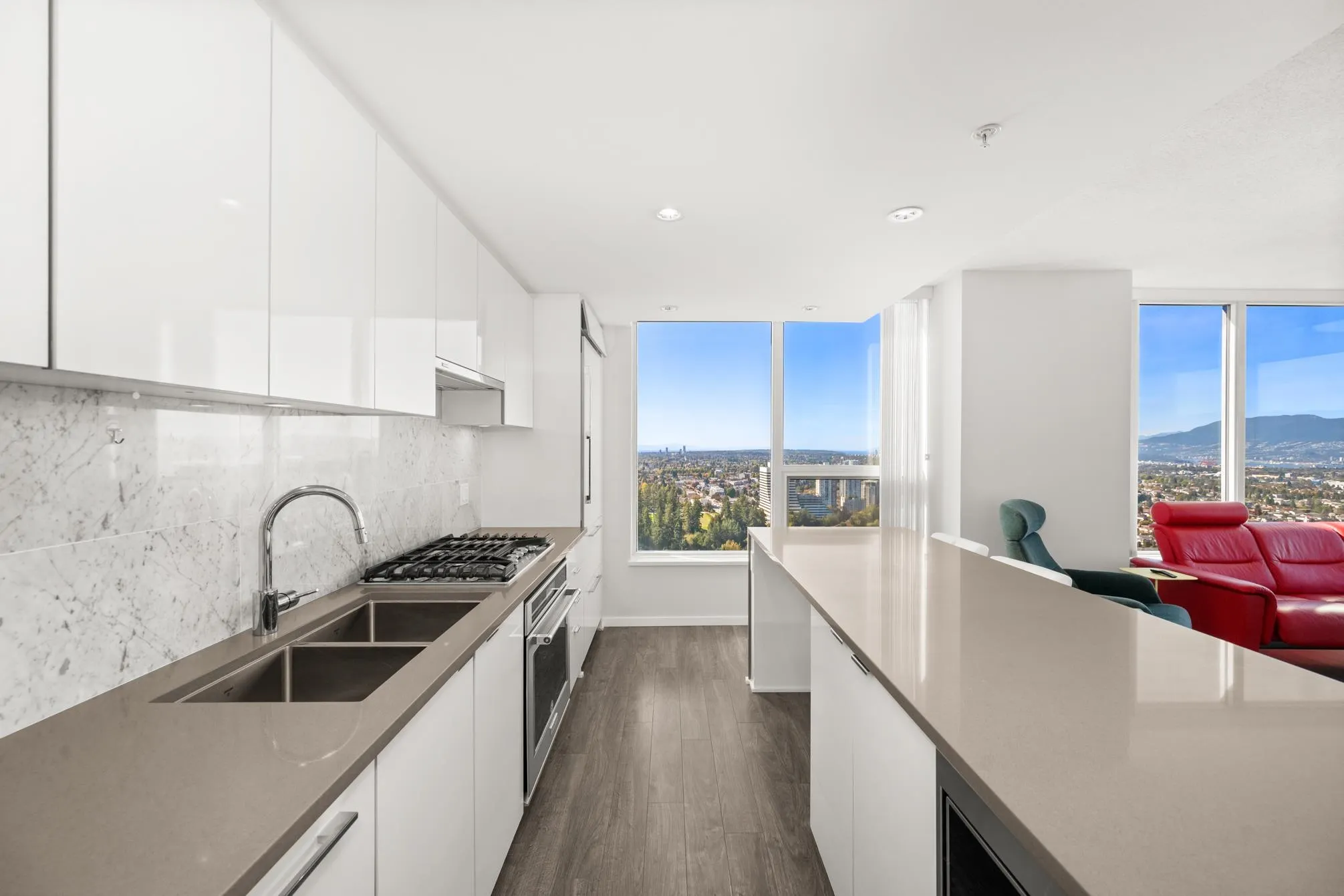 3707 5883 Barker Avenue