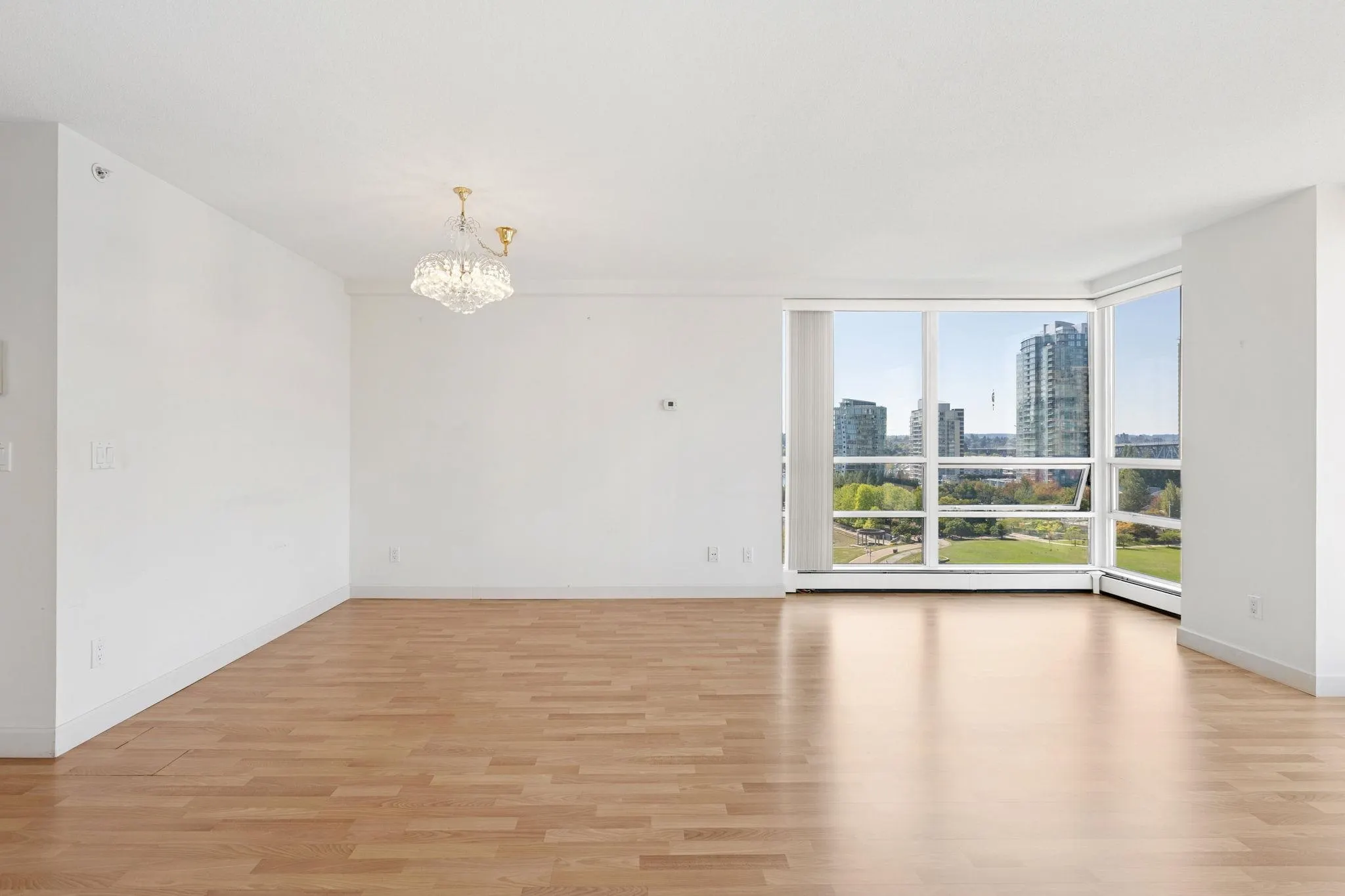 15D 139 Drake Street