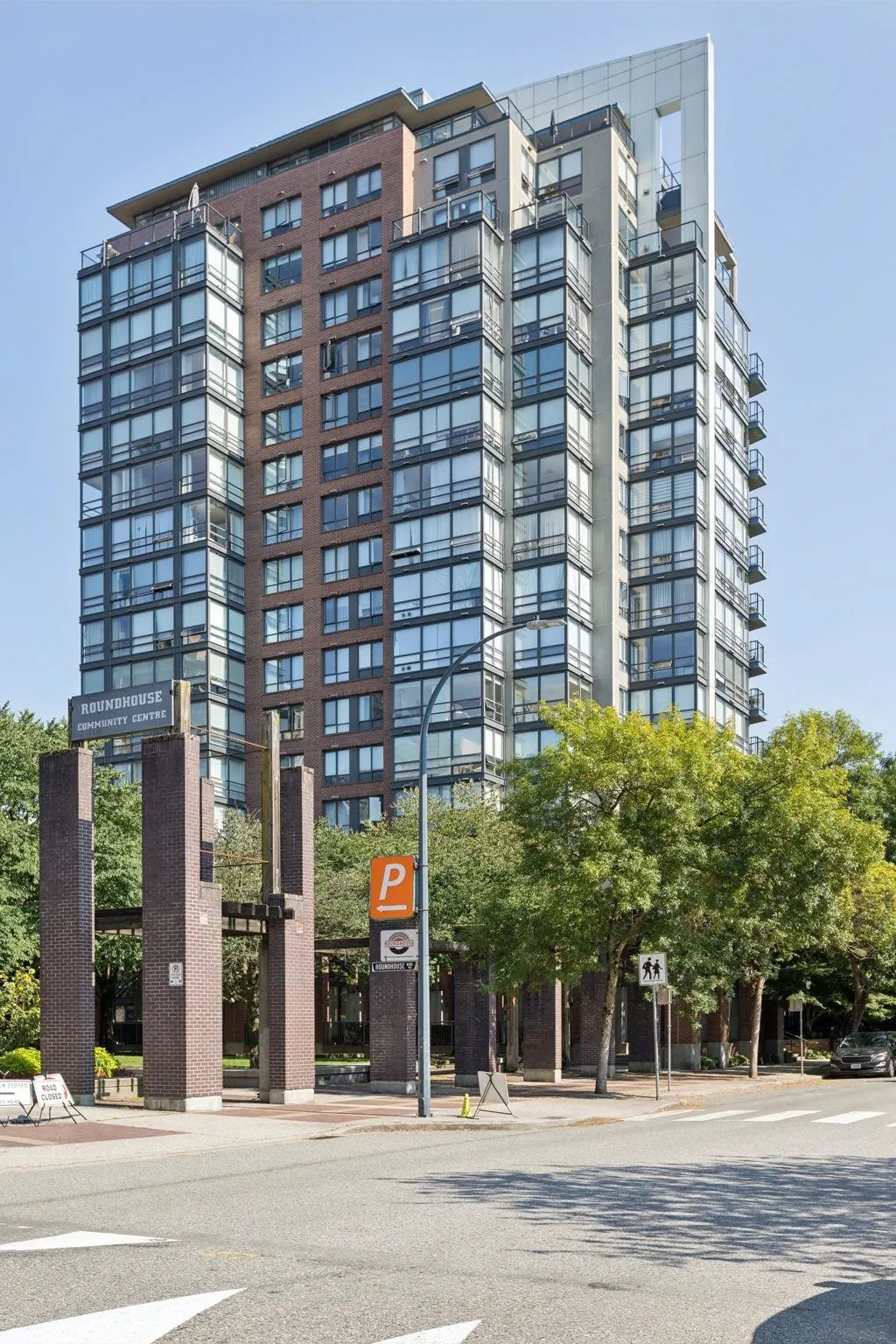 15D 139 Drake Street