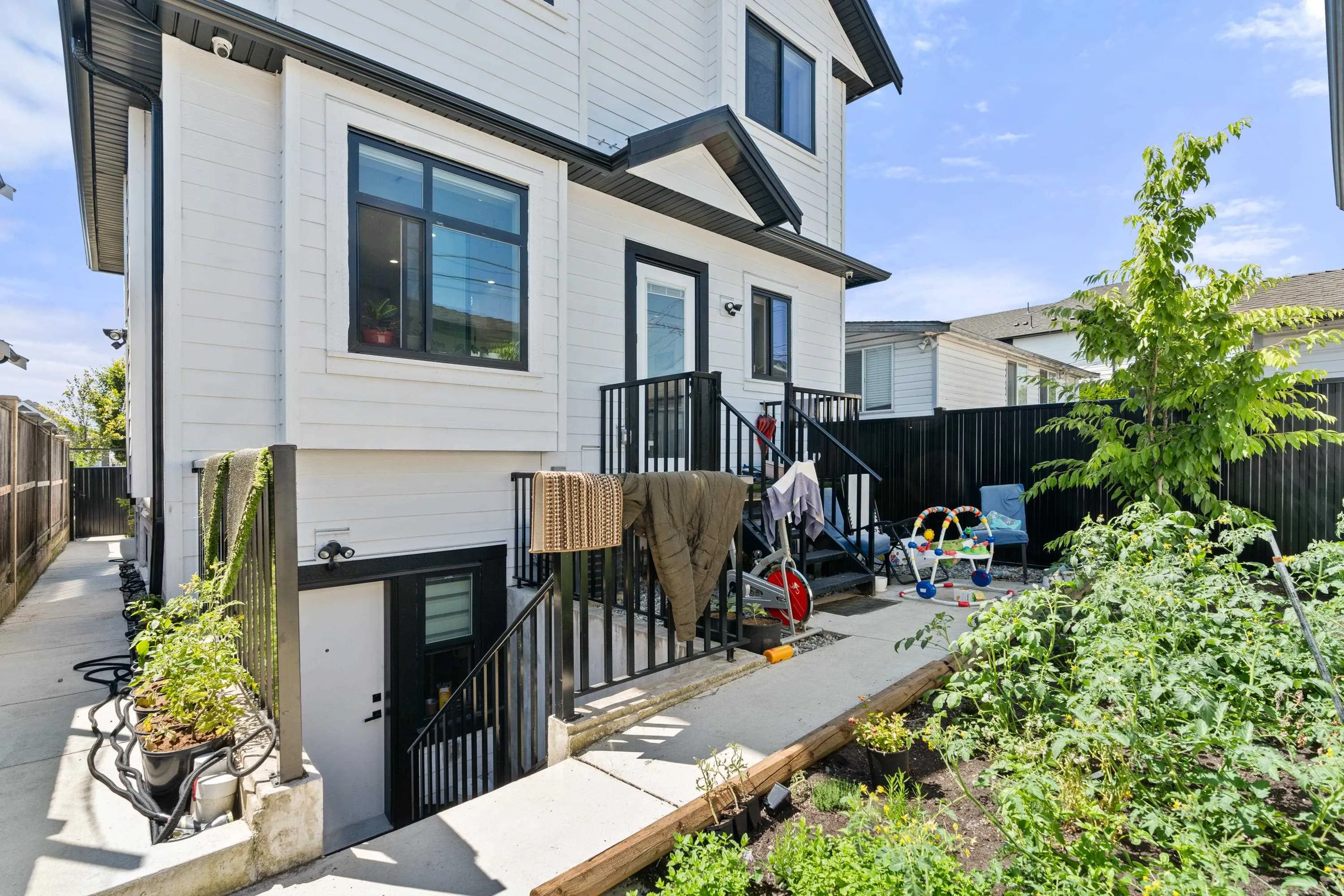 465 E 57th Avenue