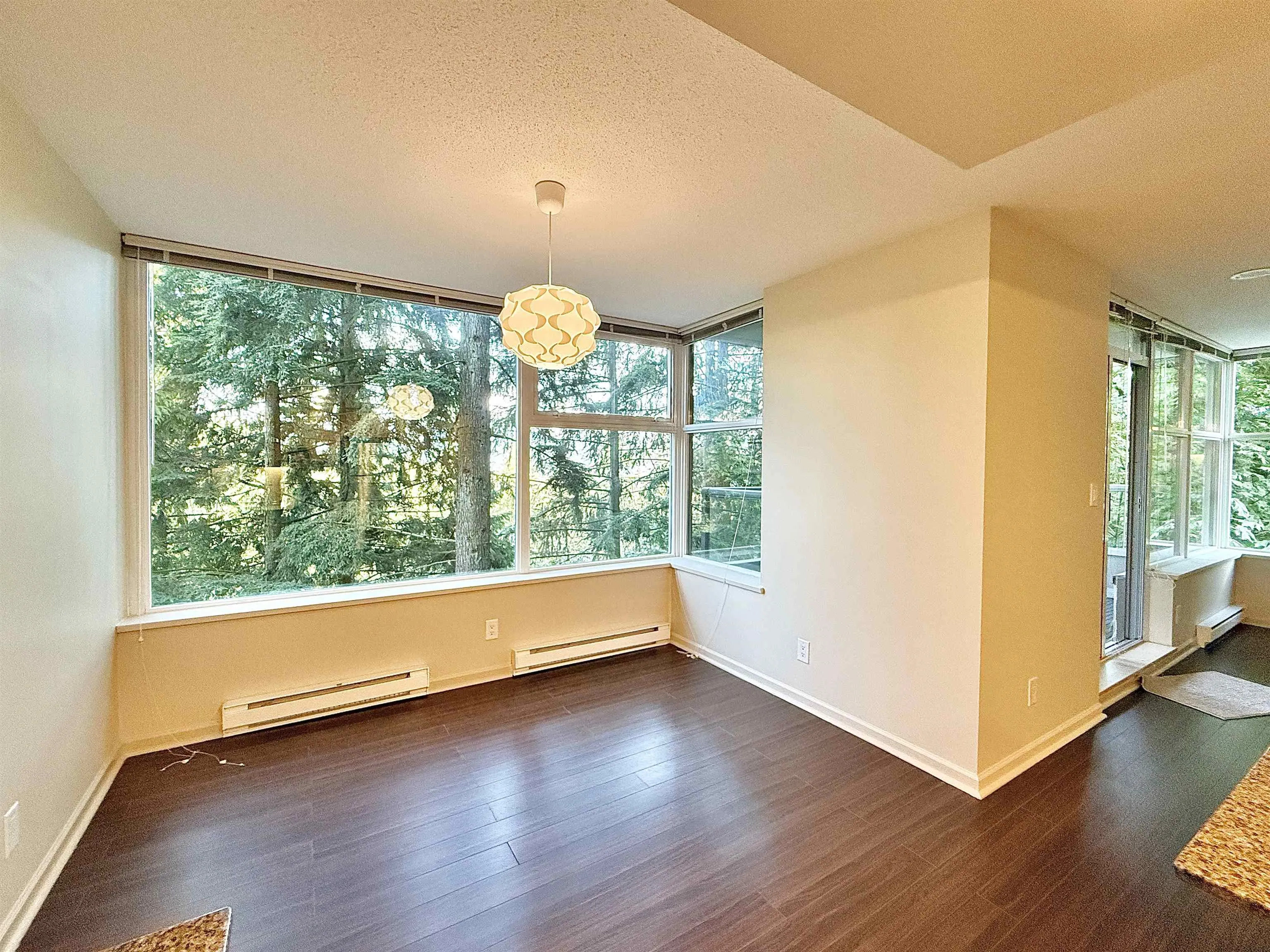 305 9232 University Crescent