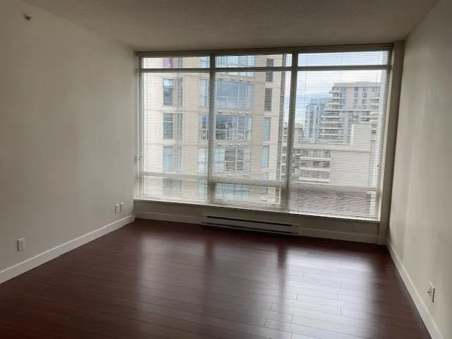 1007 8280 Lansdowne Road