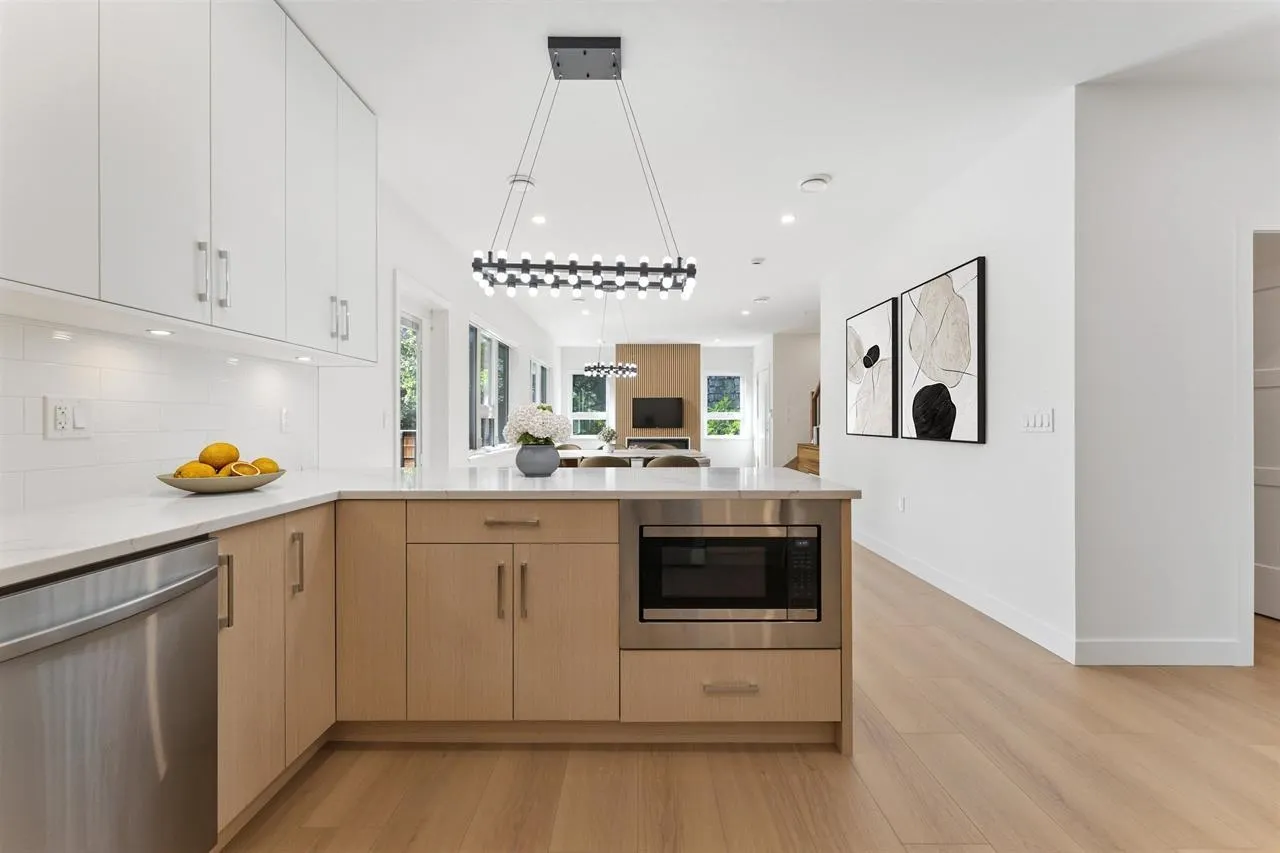 842 St. Denis Avenue