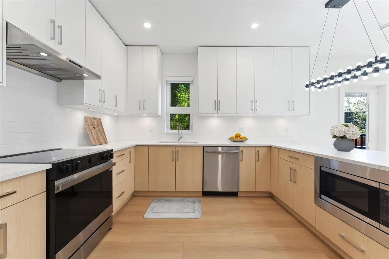 842 St. Denis Avenue