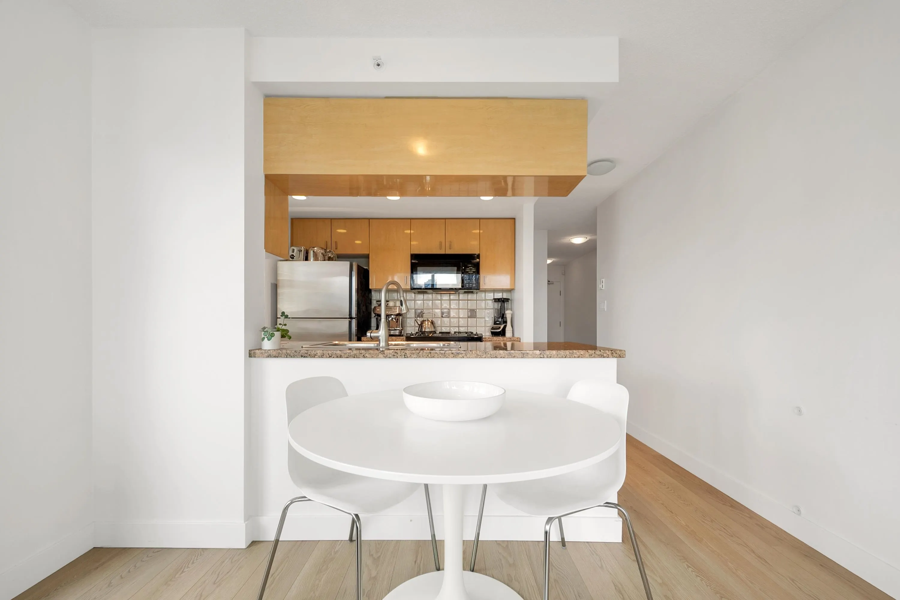 1101 1033 Marinaside Crescent