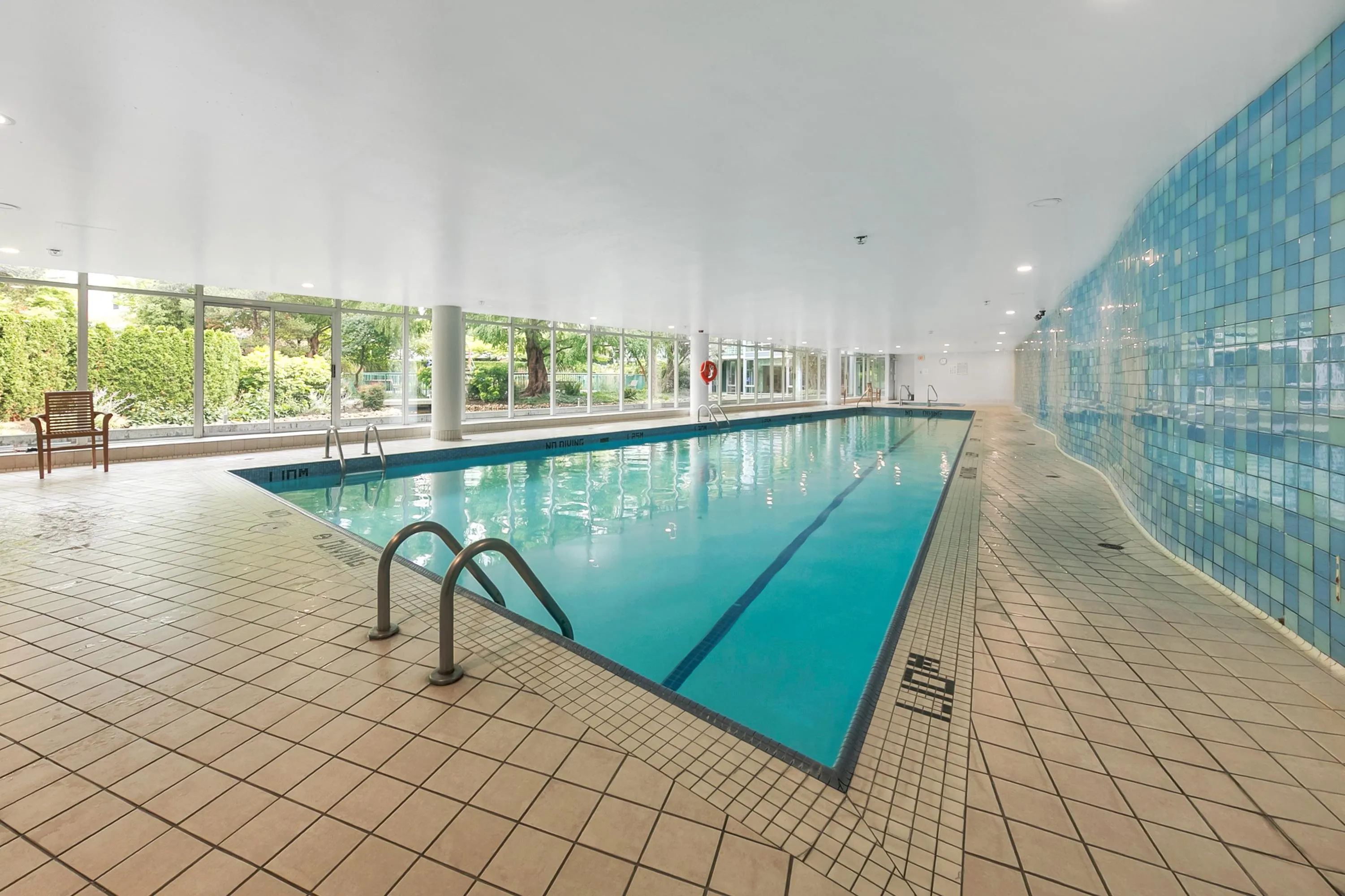 1101 1033 Marinaside Crescent