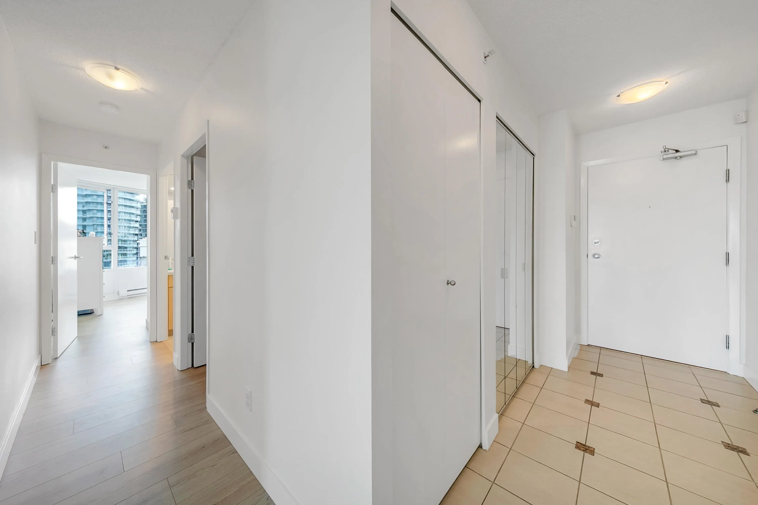 1101 1033 Marinaside Crescent