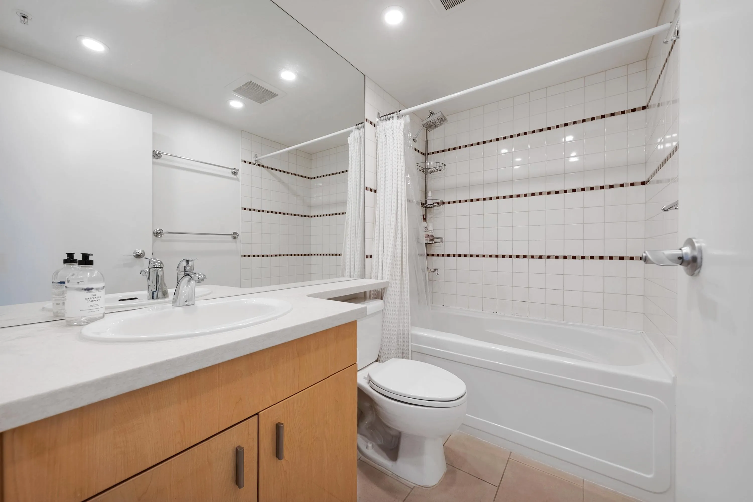 1101 1033 Marinaside Crescent