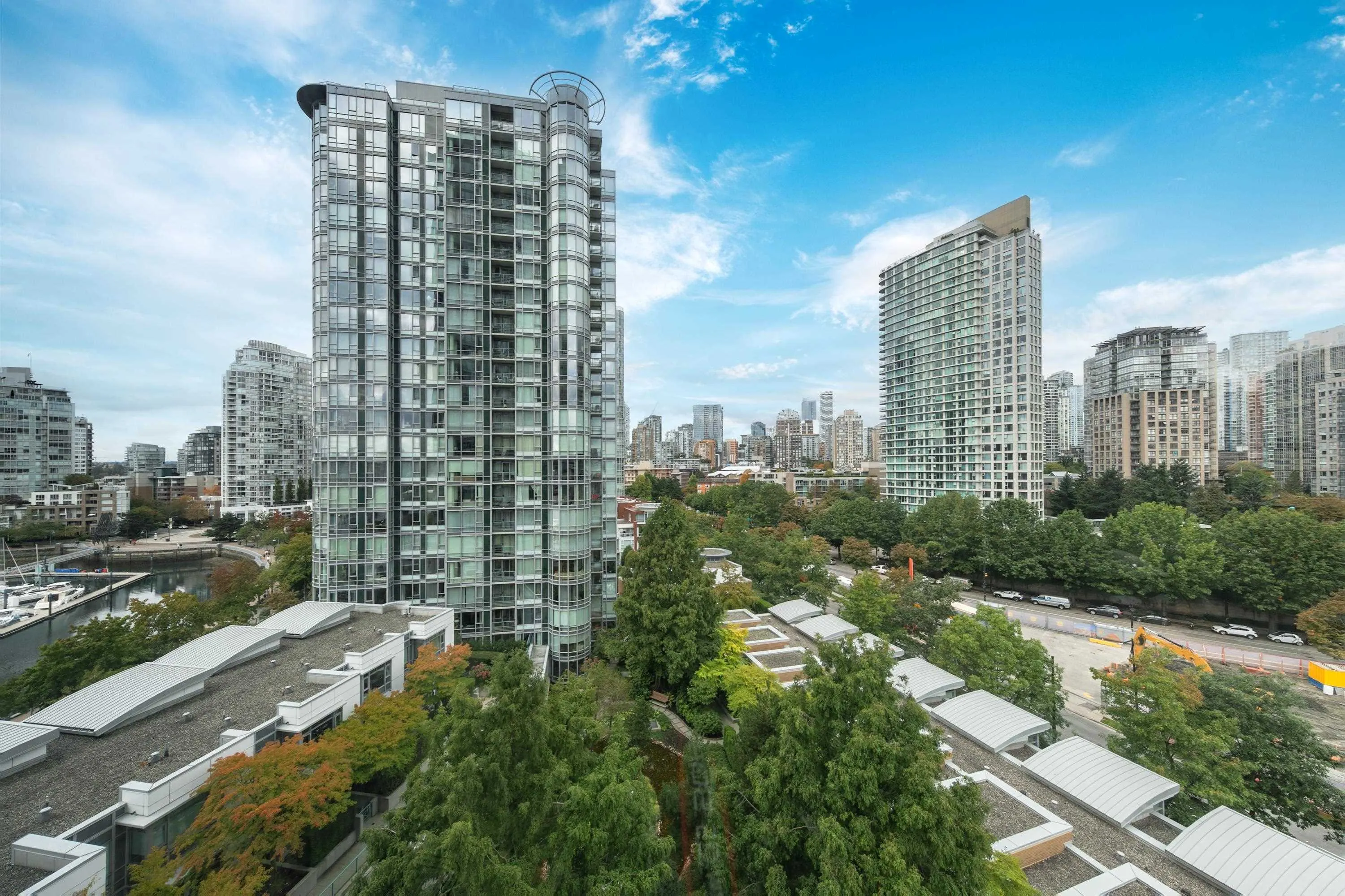 1101 1033 Marinaside Crescent