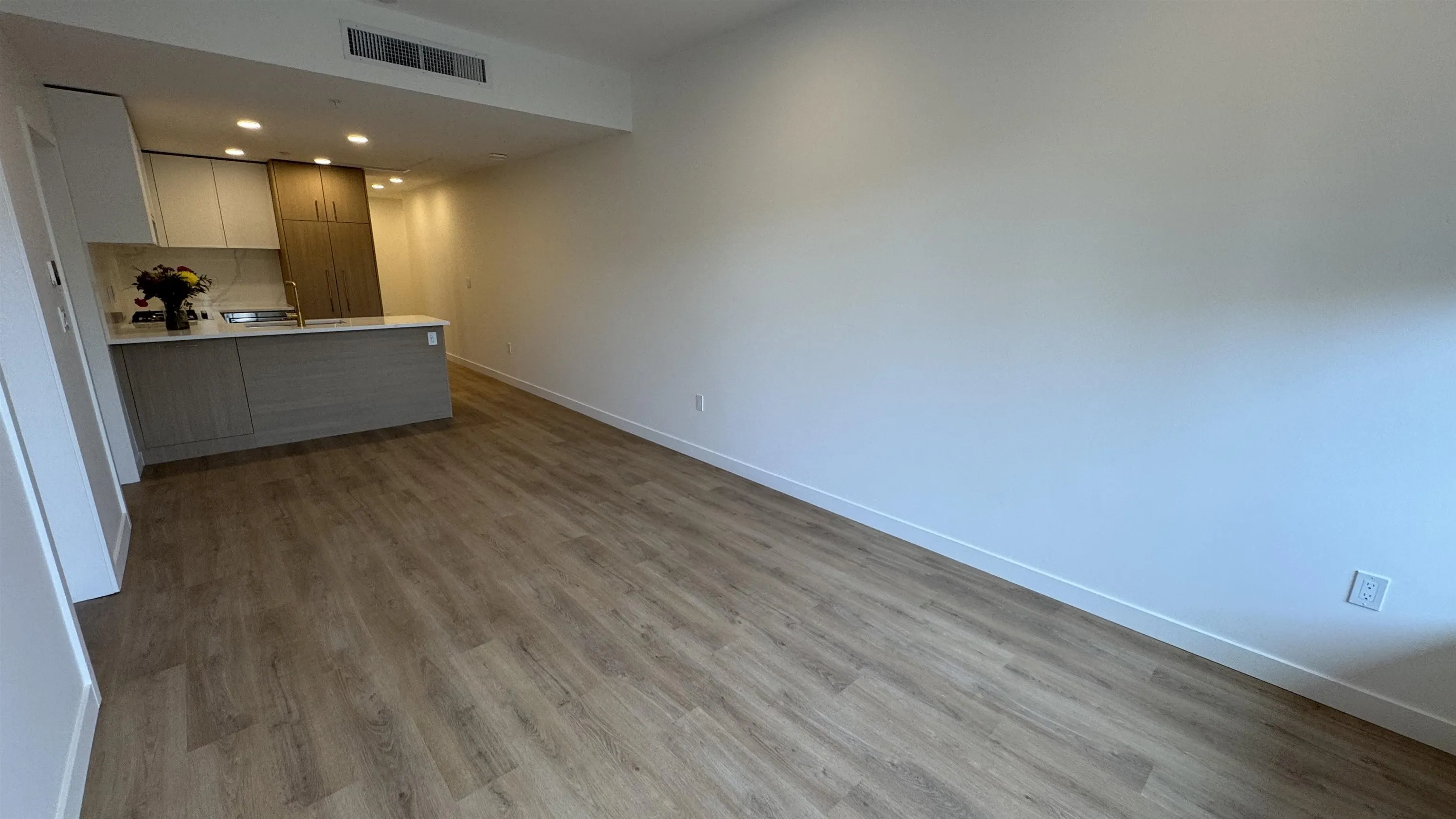 21X 375 Clayton Street