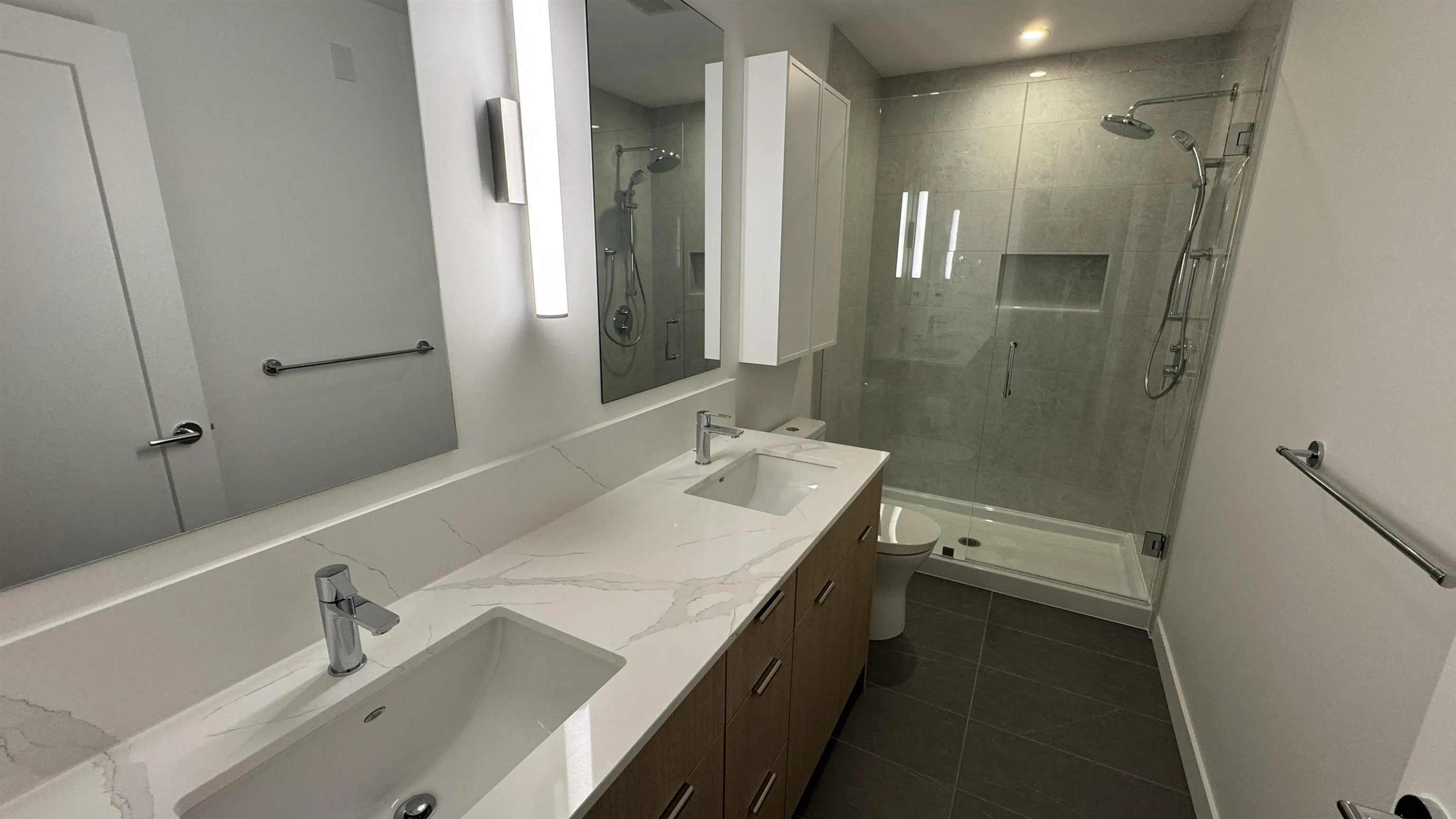 21X 375 Clayton Street