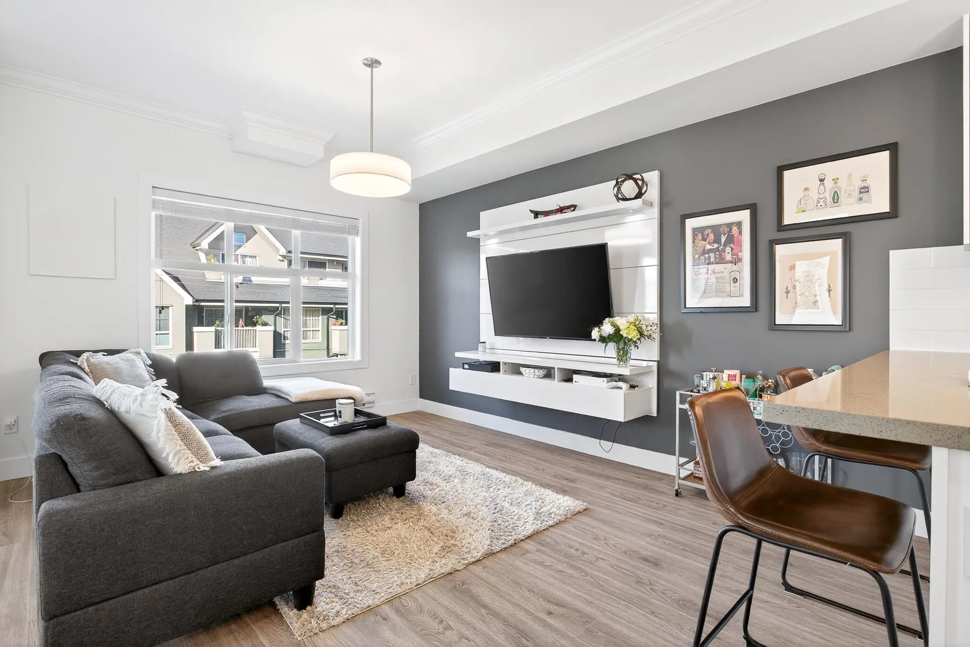 308 2389 Hawthorne Avenue