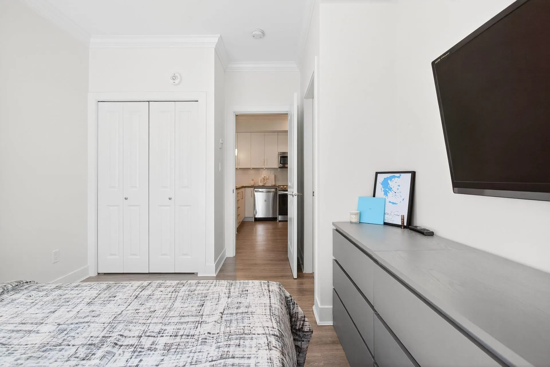 308 2389 Hawthorne Avenue