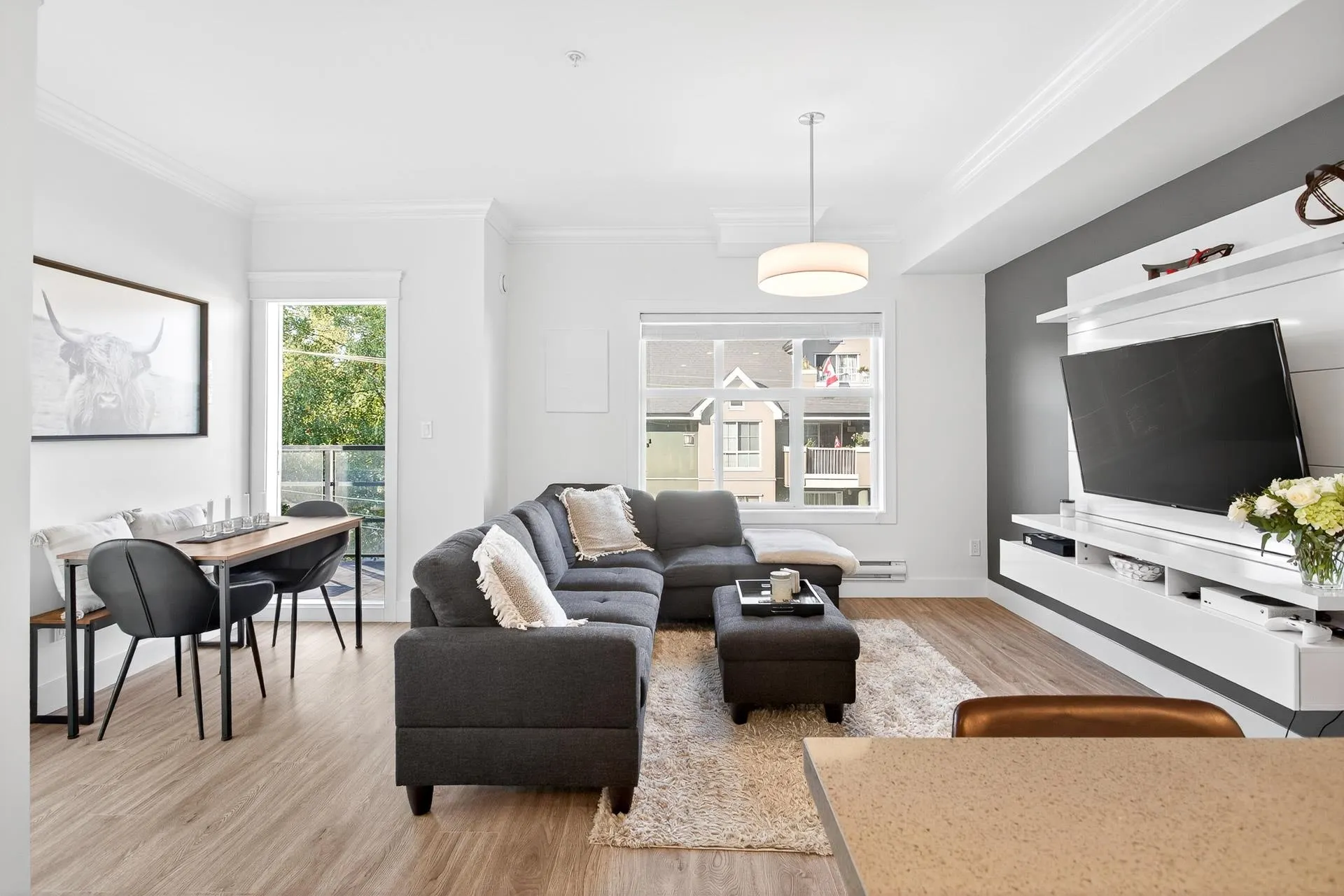 308 2389 Hawthorne Avenue