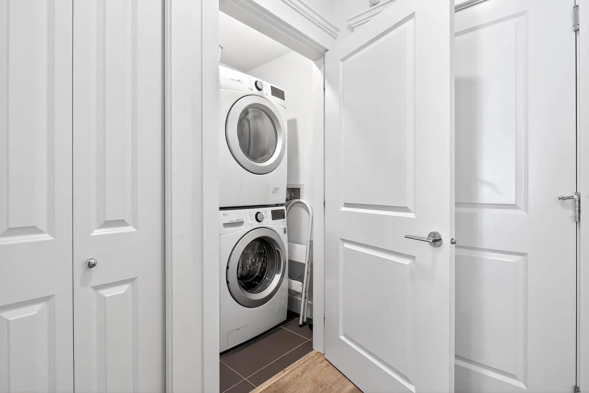 308 2389 Hawthorne Avenue