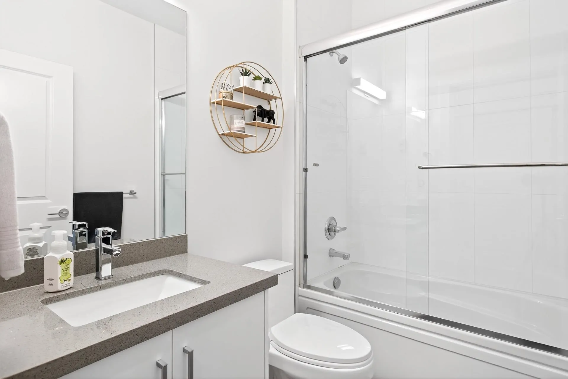 308 2389 Hawthorne Avenue