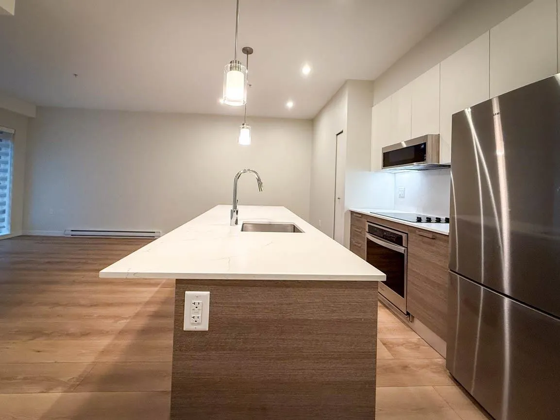 G34 2070 E 20th Avenue