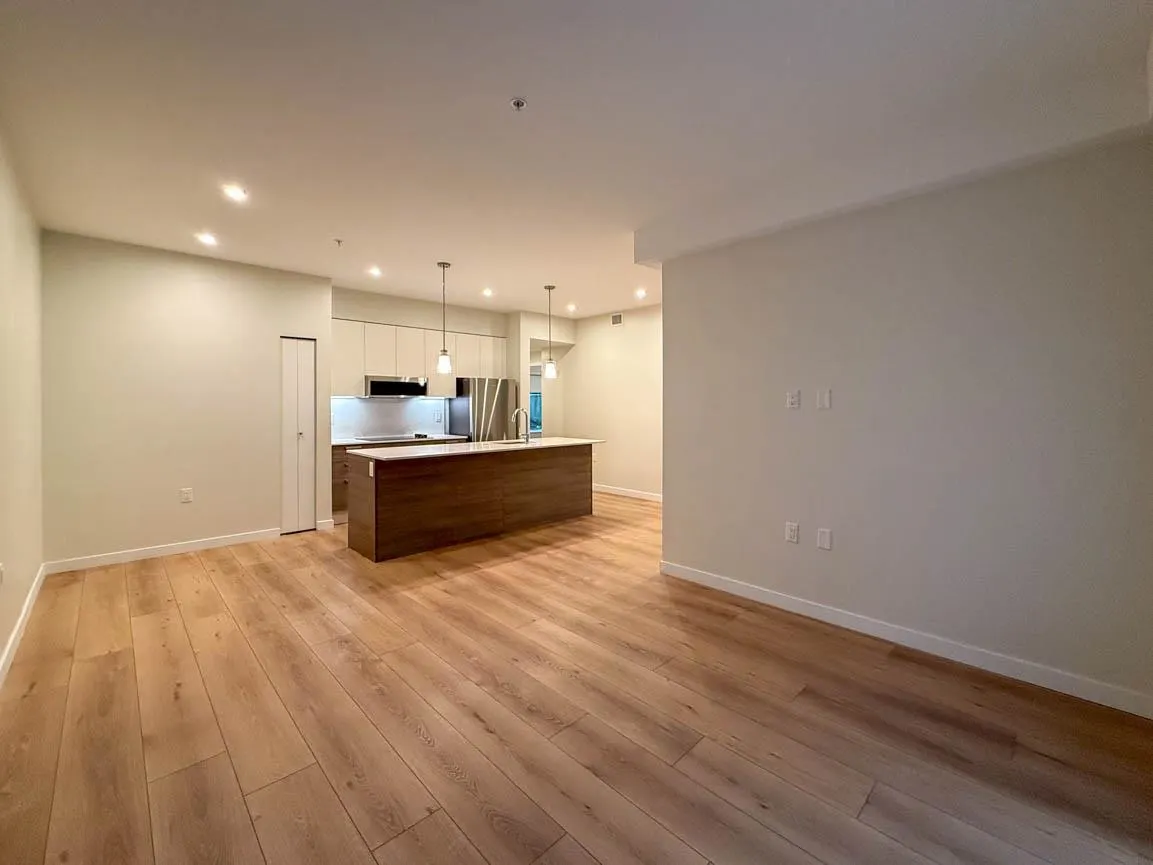 G34 2070 E 20th Avenue