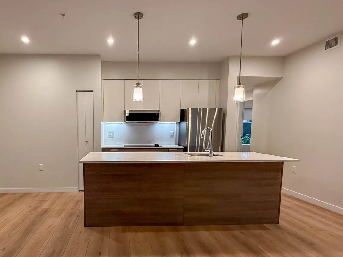 G34 2070 E 20th Avenue